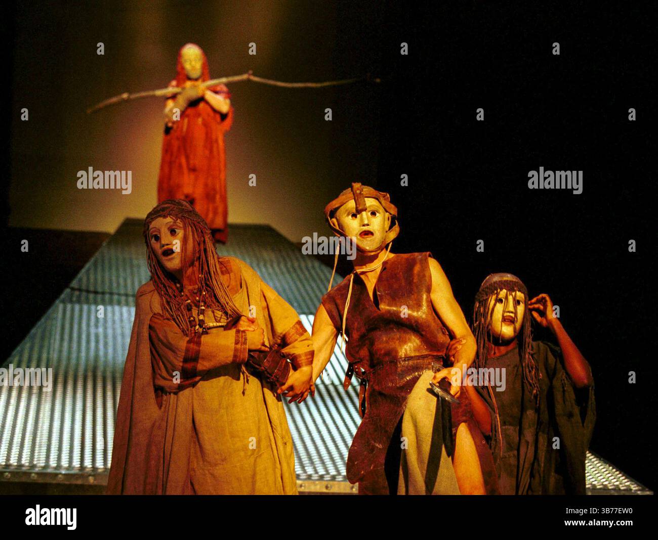 OEDIPUS AT COLONUS von Sophocles am Olivier Theatre, National Theatre (NT), London SE1 17/09/1996 Teil DER ÖDIPUS-STÜCKE übersetzt von Ranjit Bolt Komponist: Judith Weir Design: Dionysis Fotopoulos Beleuchtung: Mark Henderson Regie: Peter Hall Stockfoto