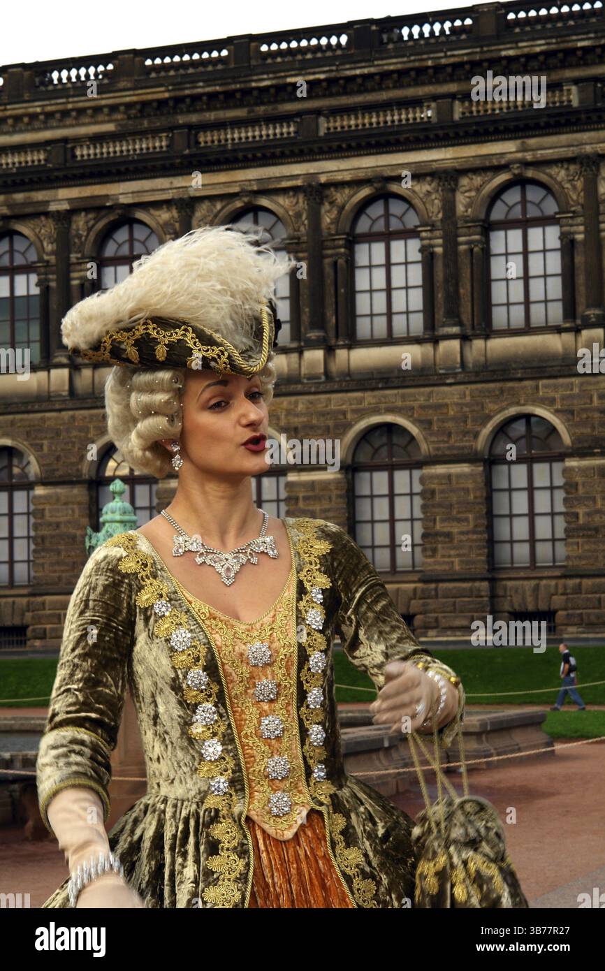 Historischer Reiseführer im Zwinger Stockfoto