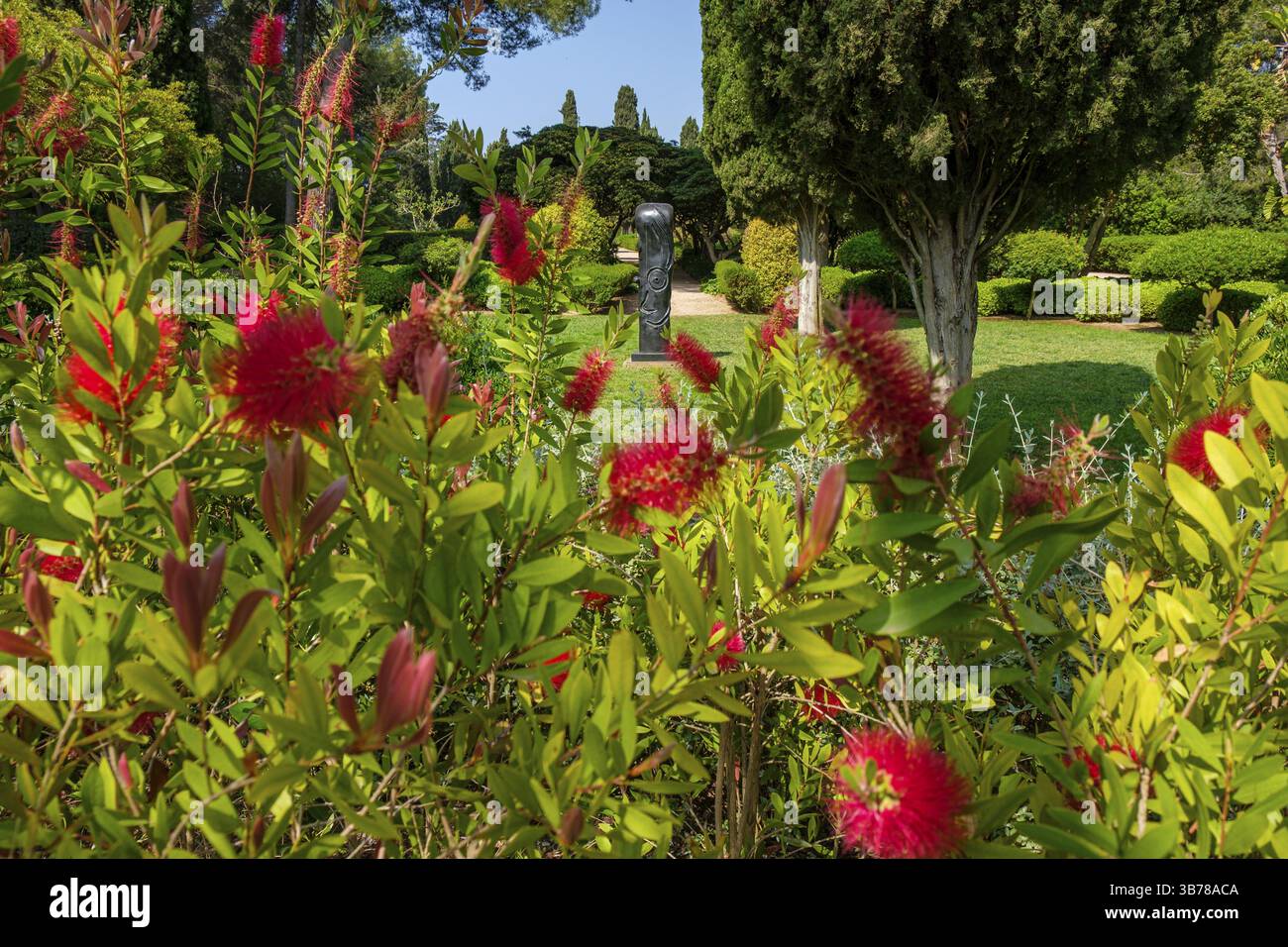 Joan Miro (Spanisch, 1893-1983), Figur, 1976, Bronzeguss aus verlorenem Wachs, Marivent-Garten, Palma, Mallorca Stockfoto