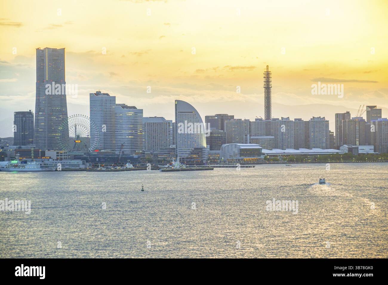 Yokohama Minato Mirai Skyline sichtbar vom Yokohama Sky Walk. Drehort: Yokohama-Stadt kanagawa Präfektur Stockfoto