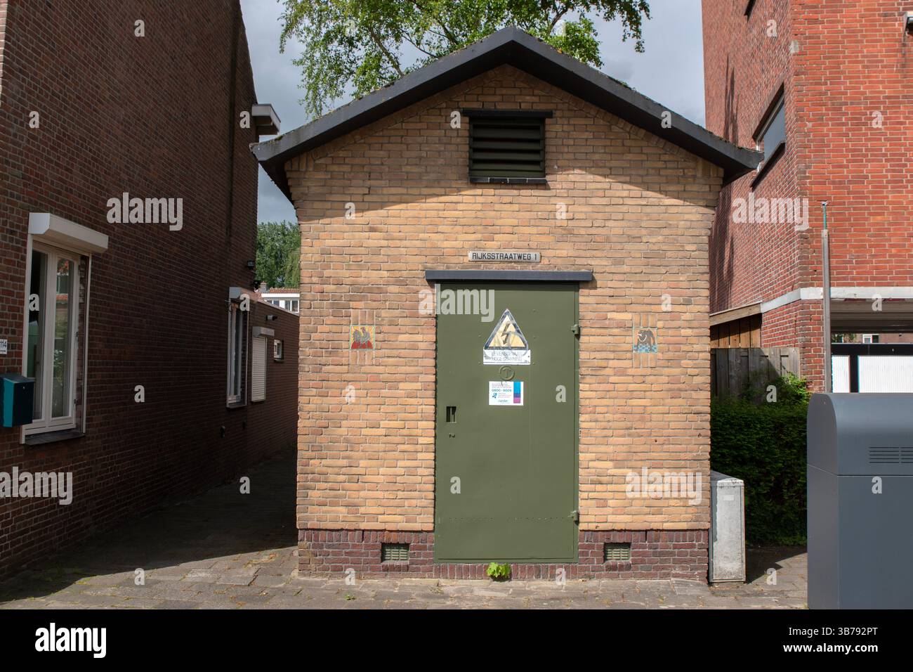 Rijksstraatweg 1 Elektrizitätshaus Duivendrecht Niederlande 4-5-2025 Stockfoto