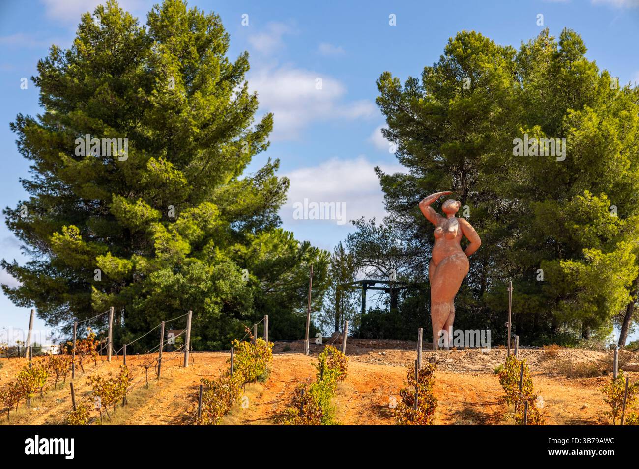 ESTOMBAR, PORTUGAL - 5. OKTOBER 2024: Landschaftsansicht des Weinguts 'Quinta dos Vales' in der Algarve. Stockfoto