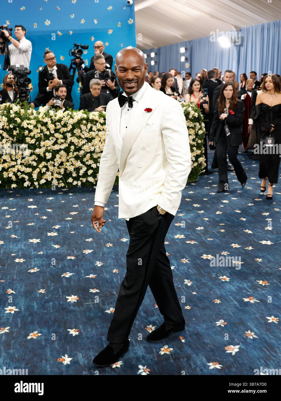 New York, Usa. Mai 2025. Tyson Beckford kommt auf dem roten Teppich auf der Met Gala 2025 an, um die Eröffnung von Superfine: Tailoring Black Style im Metropolitan Museum of Art am Montag, den 5. Mai 2025 in New York City zu feiern. Foto: John Angelillo/UPI Credit: UPI/Alamy Live News Stockfoto