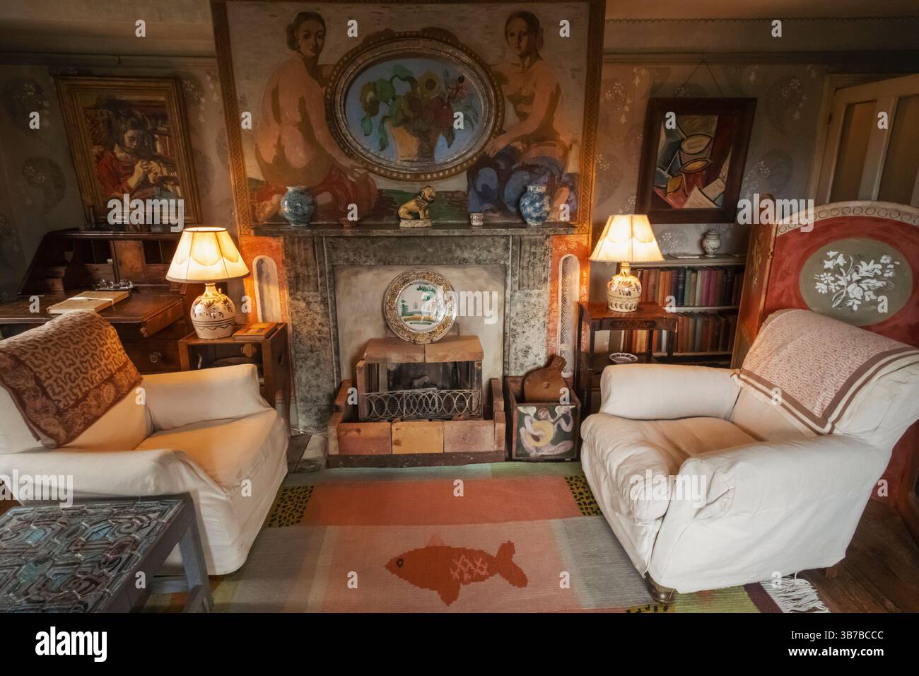England, Sussex, East Sussex, West Firle, Charleston House Museum, Heimat von Duncan Grant und Vanessa Bell, The Living Room Stockfoto