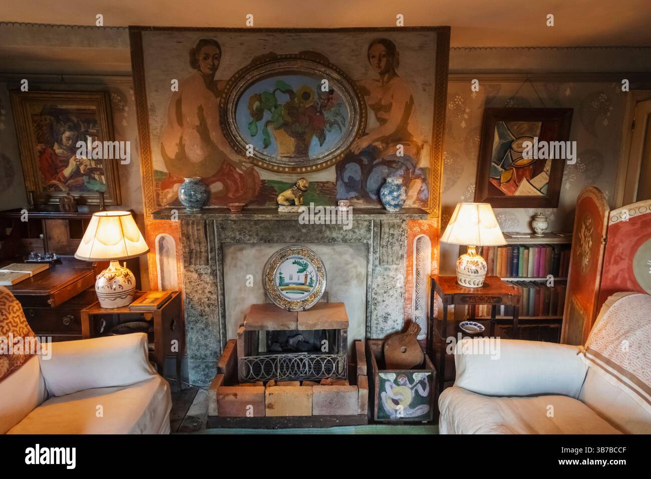 England, Sussex, East Sussex, West Firle, Charleston House Museum, Heimat von Duncan Grant und Vanessa Bell, The Living Room Stockfoto