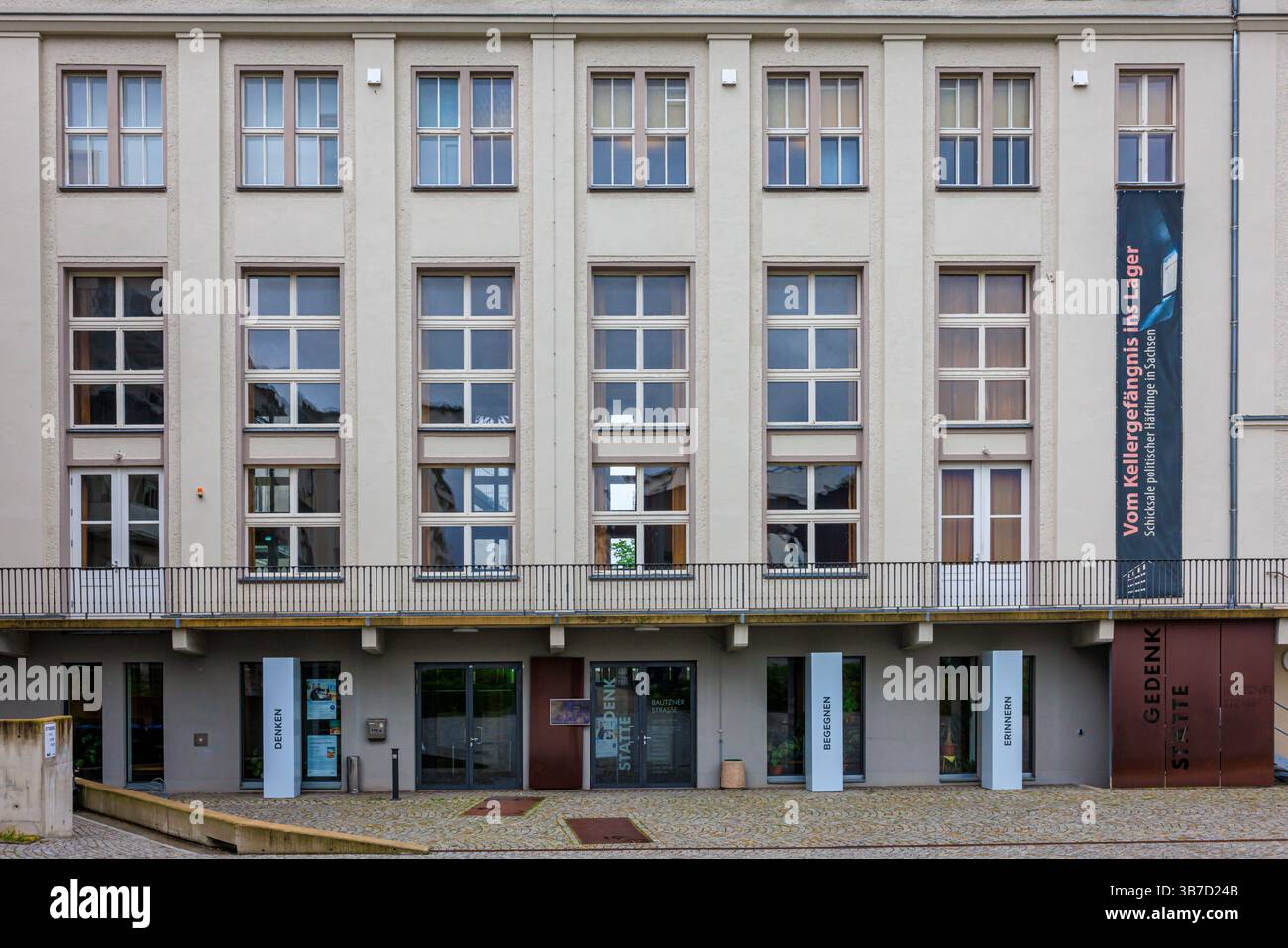 Haupteingang zum Museum Bautzner Straße Memorial, Dresden, Deutschland Stockfoto
