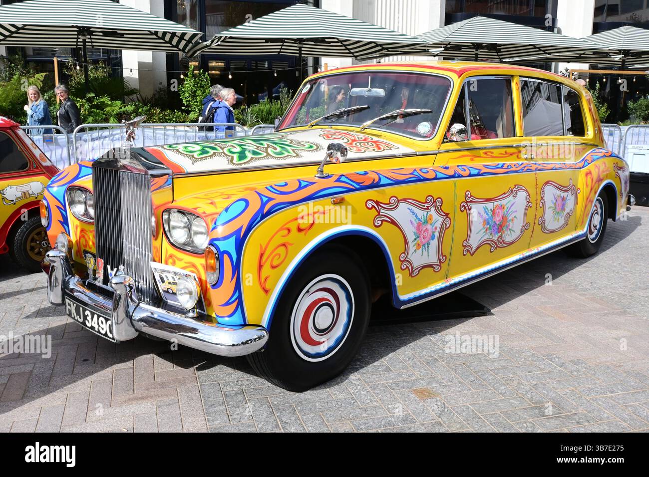 John Lennon's Psychedelic Rolls Royce beim Classic Car Boot Sale in Kings Cross, London Stockfoto