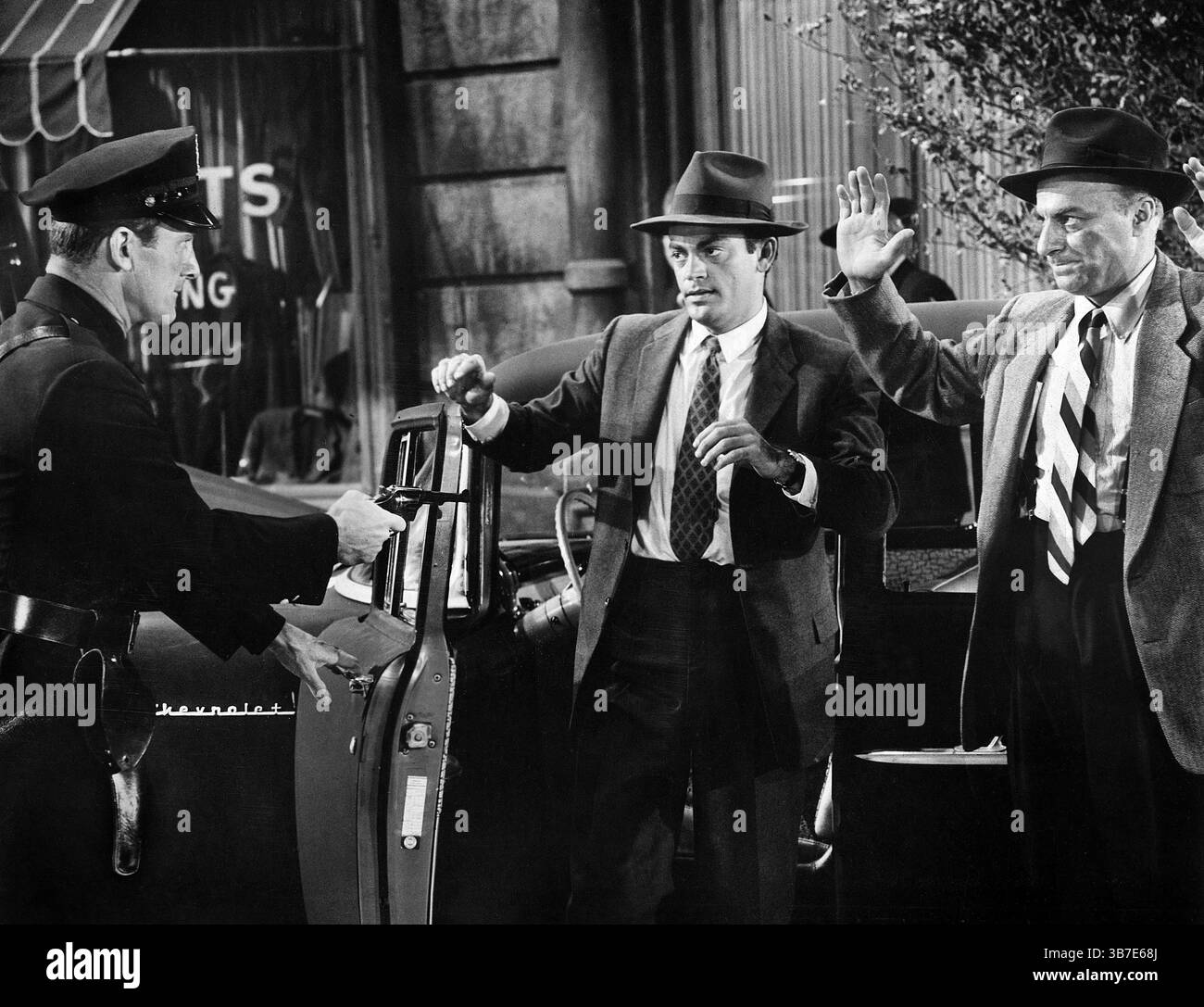 April 2023, USA: Sherwood Price (Mitte), Jay Barney (rechts), am Set des Films, ''Blueprint for Robbery'', Paramount Pictures, 1961 (Credit Image: © JT Vintage Via ZUMA Press Wire) Stockfoto