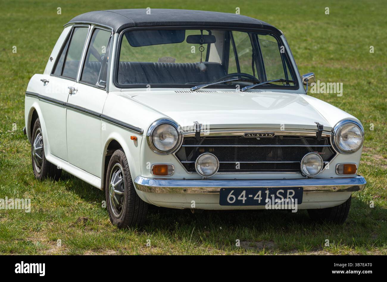 Tiel, Niederlande, 04.05.2025, klassischer britischer Familienwagen Austin 1300GT ab 1971 bei Betuwse Fruitrit Stockfoto