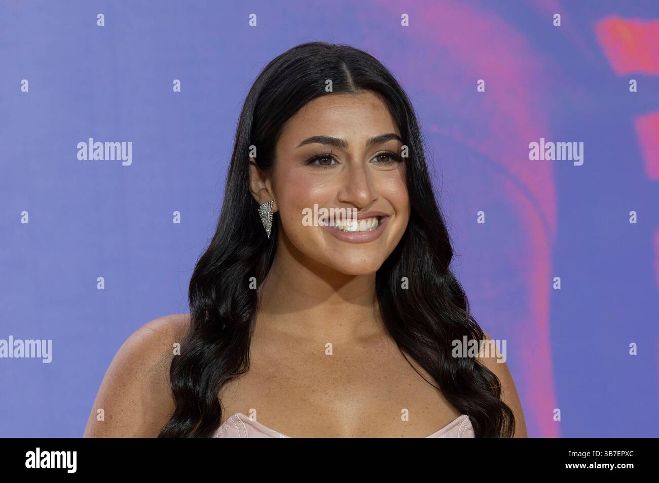 9. Juni 2024, New York, USA: NEW YORK, NEW YORK – 9. JUNI: Dana Gaier nimmt am 9. Juni 2024 in New York City an der „Despicable Me 4“ Premiere im Jazz at Lincoln Center Teil. (Credit Image: © Ron Adar/SOPA Images via ZUMA Press Wire) Stockfoto