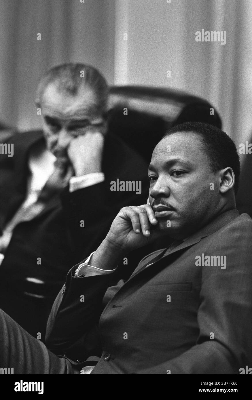 18. März 1966, Washington, District of Columbia, USA: US-Präsident Lyndon Johnson, Martin Luther King, Jr., während der Bürgerrechtsversammlung, Kabinettsaal, Weißes Haus, Washington, D.C. USA, Yoichi Okamoto, 18. März 1966 (Foto: © JT Vintage Via ZUMA Press Wire) Stockfoto