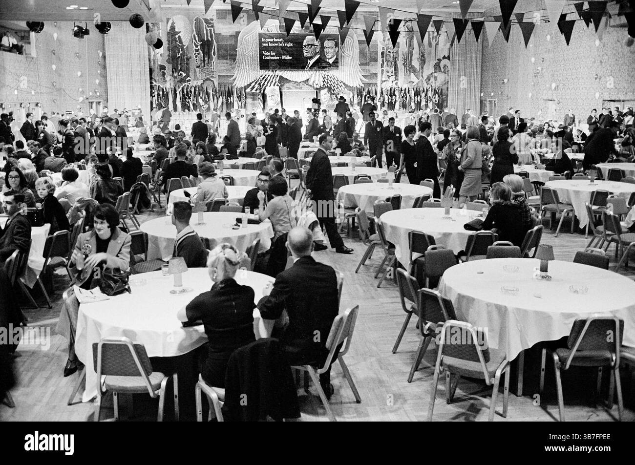 3. November 1964, Washington, District of Columbia, USA: Wahlabend, republikanisches Hauptquartier, Washington, D.C., USA, Warren K. Leffler, U.S. News & World Report Magazine Photograph Collection, 3. November 1964 (Credit Image: © JT Vintage via ZUMA Press Wire) Stockfoto