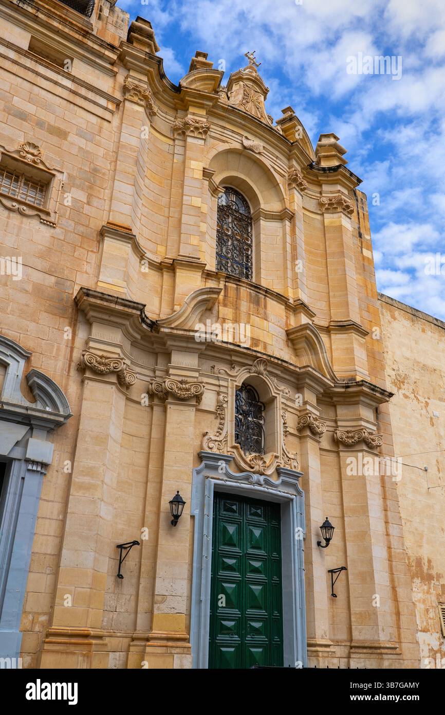 Kirche und Kloster der Heiligen Katharina in Valletta, Malta. Kirche der Darstellung der Gottesmutter barocke Architektur aus dem Jahr 1714. Stockfoto