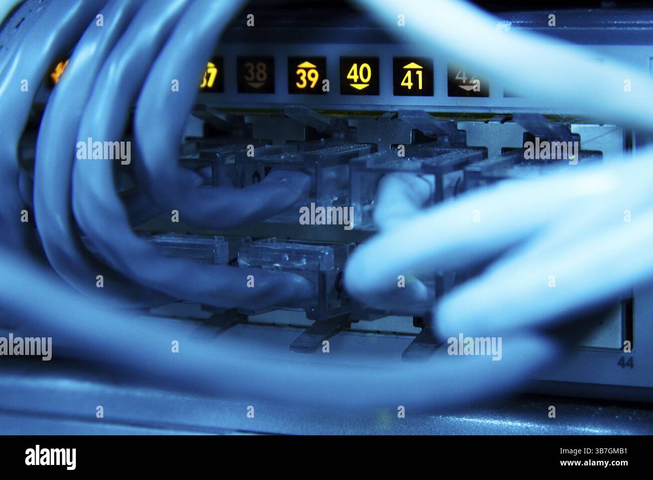 Supercomputer mit Kabel und Lampen Stockfoto