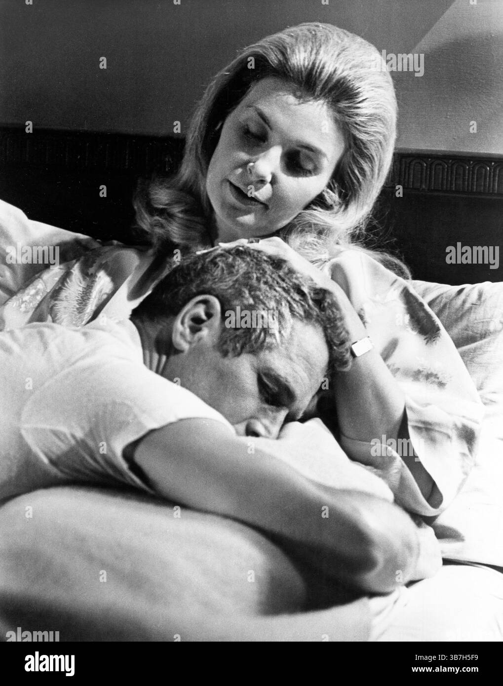 10. November 2022, USA: Joanne Woodward, Paul Newman, am Set des Films „Winning“, Universal Pictures, 1969 (Credit Image: © JT Vintage Via ZUMA Press Wire) Stockfoto