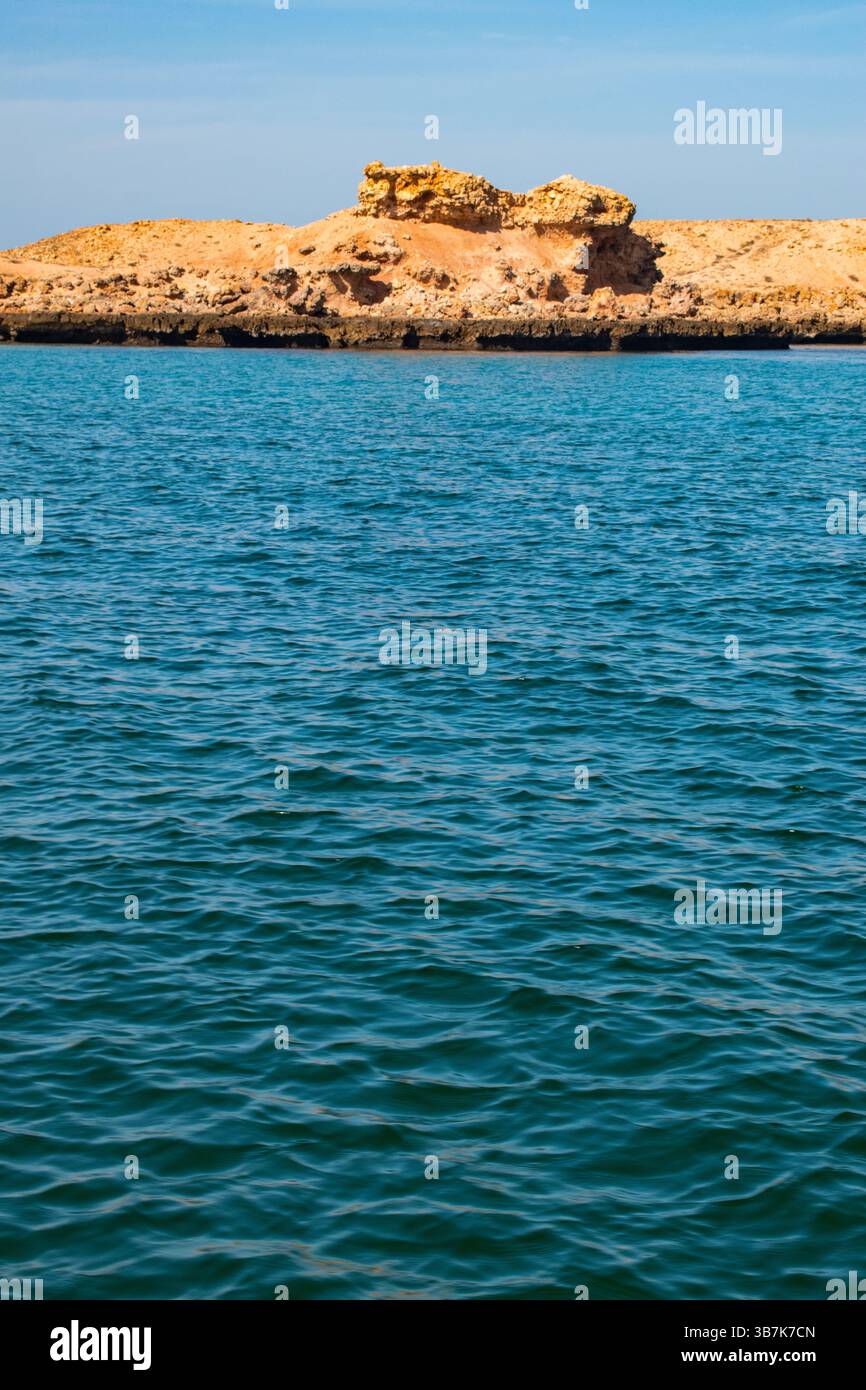 Oman: Daymaniyat Islands (Ad Dimaniyat), ein unberührtes Naturschutzgebiet und Naturschutzgebiet im Golf von Oman, Heimat von Meeresschildkröten und Zugvögeln Stockfoto