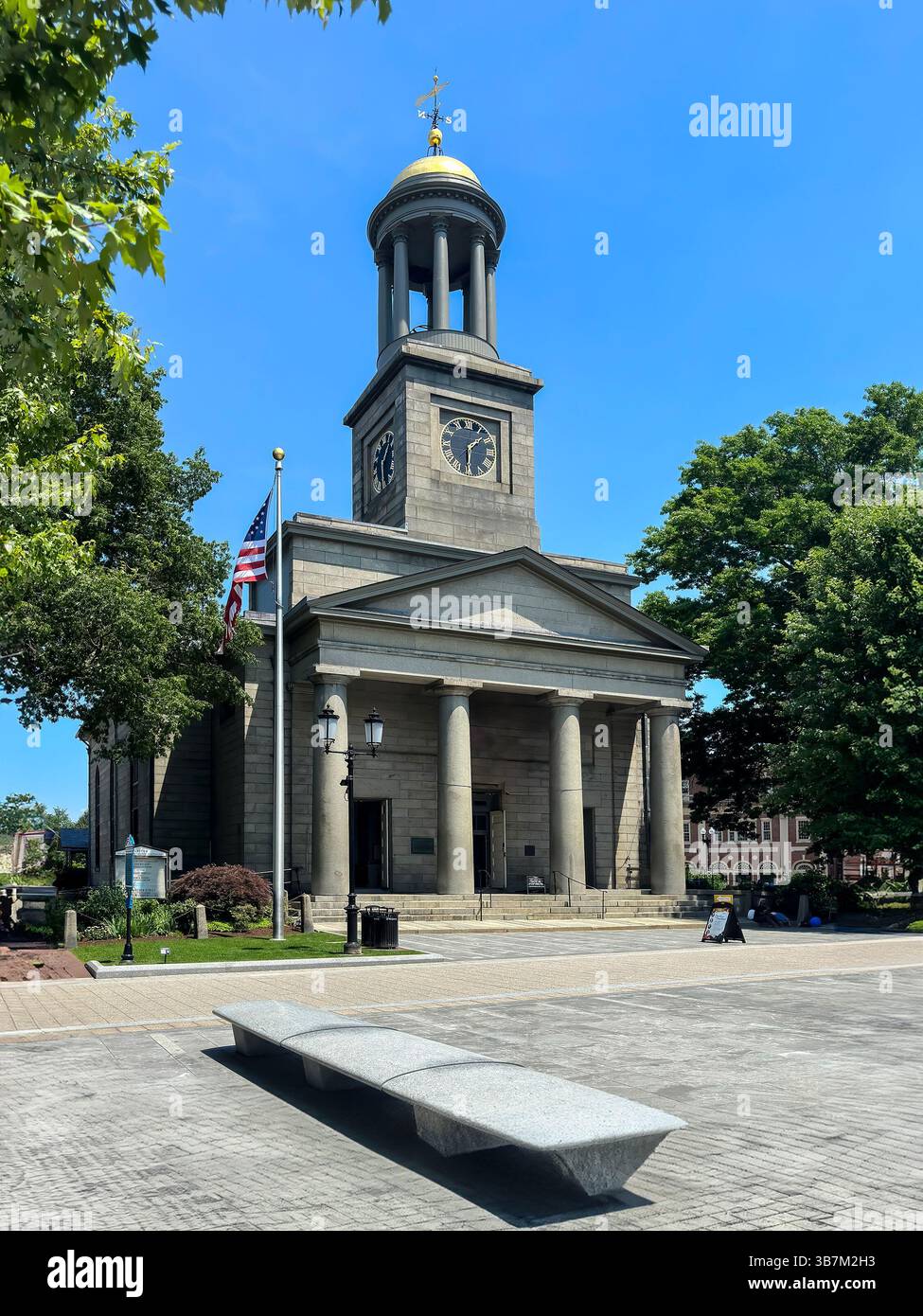 26. Juni 2024, Qunicy, Ma, USA: United First Parish Church in Quincy, MA, erbaut 1828, ist ein National Historic Landmark, das mit der Familie Adams in Verbindung steht. Sie ist bekannt als Kirche der Präsidenten und beherbergt die Krypta von John Adams, John Quincy Adams und ihren Ehefrauen. (Foto: © Walter G. Arce Sr./ASP via ZUMA Press Wire) Stockfoto