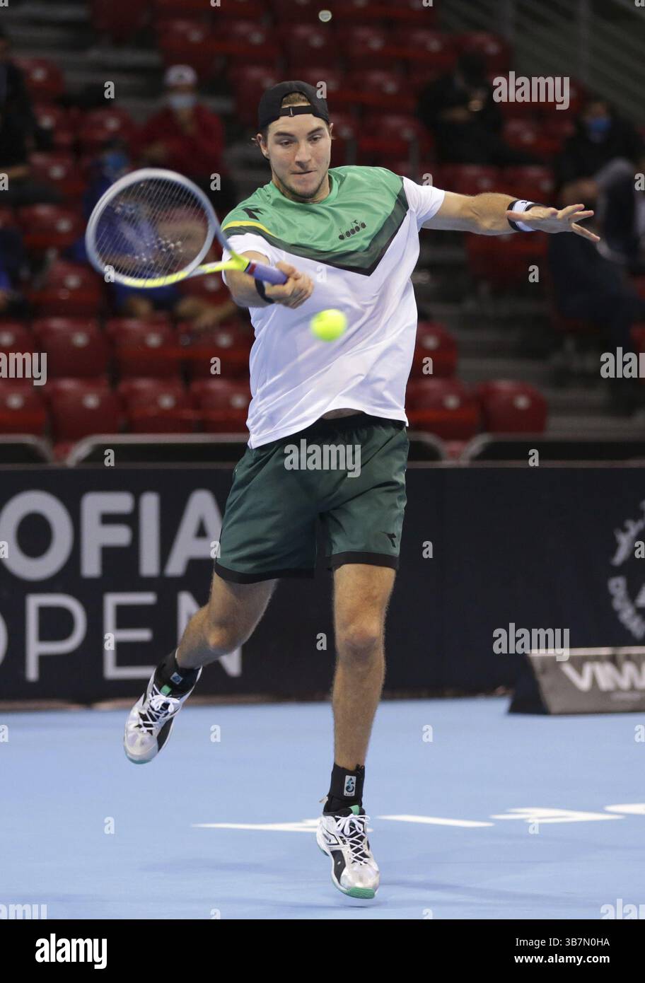 Sofia, Bulgarien - 10. November 2020: Jan-Lennard Struff in Aktion gegen Kanadas Vasek Pospisil während der ATP 250 Sofia Open, Sofia, Bulg Stockfoto