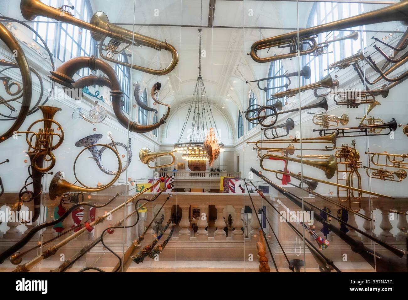 Das Metropolitan Museum of Art ist eine beliebte Touristenattraktion an der Museum Mile, New York City, USA 2025 Stockfoto