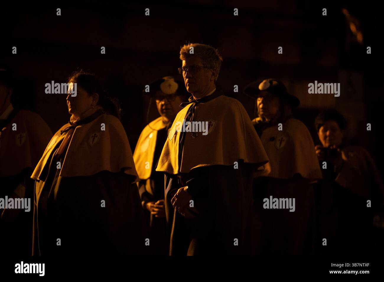 30. März 2024, Warschau, Polen: Mitglieder des Klerus werden bei der Osterprozession in der Altstadt der Feldkathedrale der polnischen Armee gesehen. Ostern ist einer der wichtigsten Feiertage im katholischen Polen. (Foto: © Jaap Arriens/ZUMA Press Wire) Stockfoto