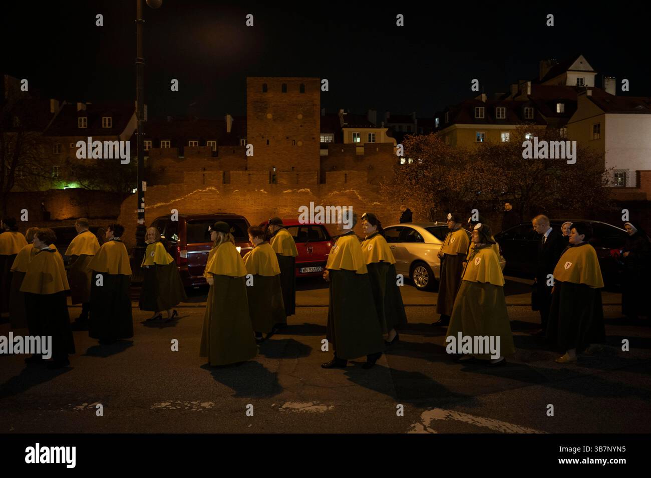 30. März 2024, Warschau, Polen: Mitglieder des Klerus werden bei der Osterprozession in der Altstadt der Feldkathedrale der polnischen Armee gesehen. Ostern ist einer der wichtigsten Feiertage im katholischen Polen. (Foto: © Jaap Arriens/ZUMA Press Wire) Stockfoto