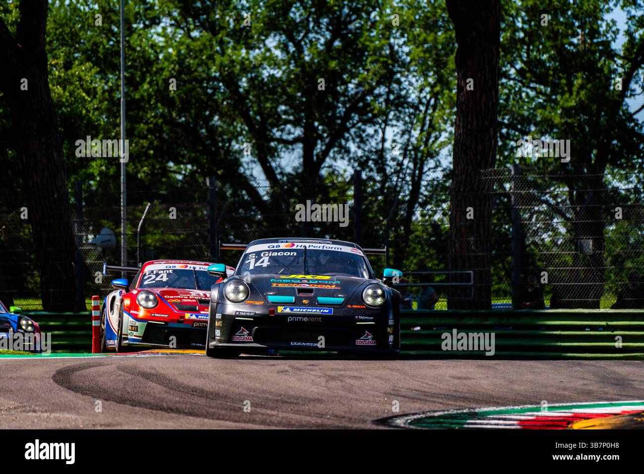 1. Juni 2024, Imola, Italien: Giacon Steven, italienischer Fahrer des Teams von Scuderia Villorba Corse, tritt beim ersten Rennen des Porsche Carrera Cup Italia auf der Enzo e Dino Ferrari International Racetrack an. (Kreditbild: © Luca Martini/SOPA Images via ZUMA Press Wire) Stockfoto