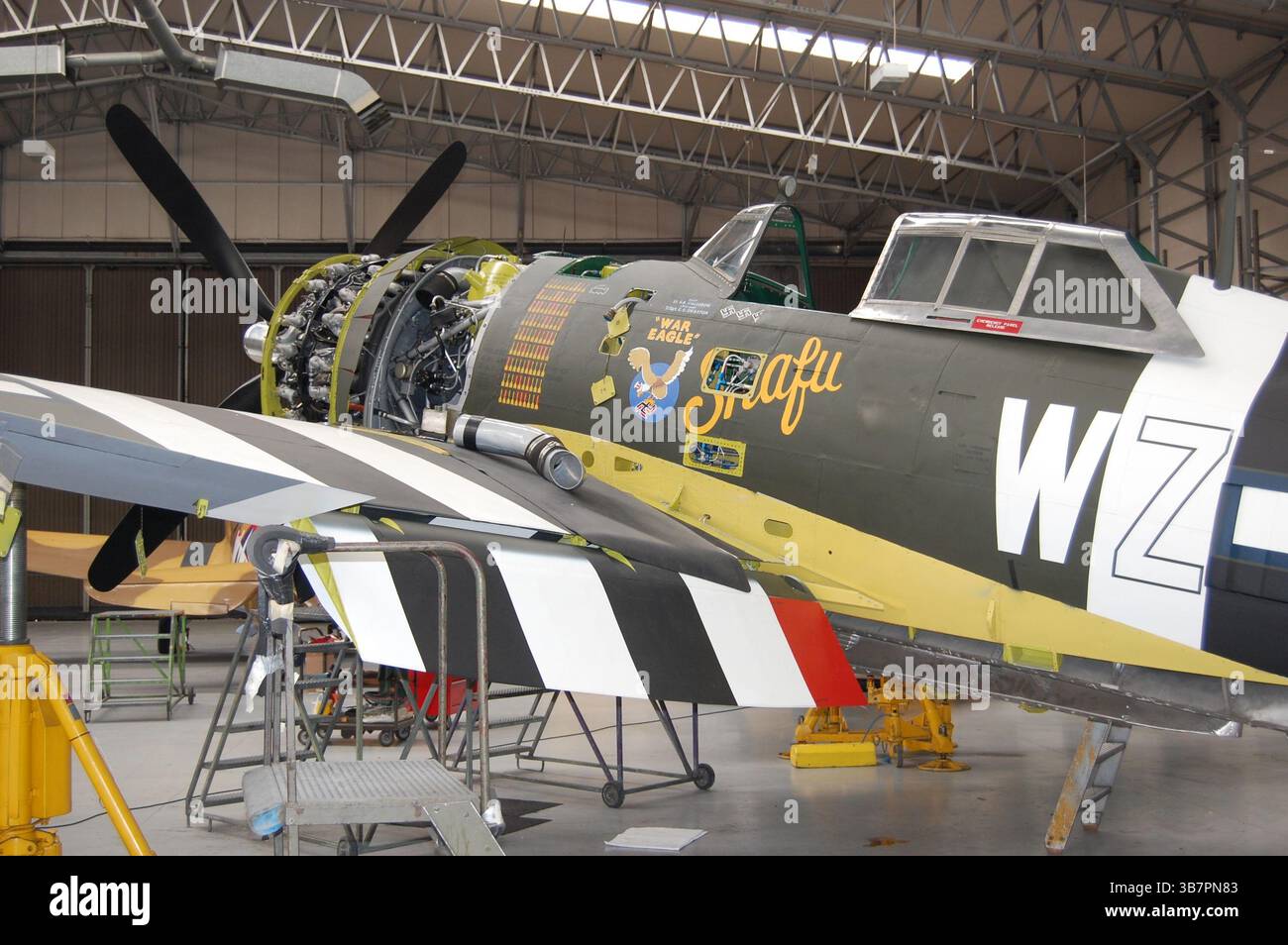 Die seltene Curtiss-Wright-Version des berühmten P-47 Thunderbolt wird hier im Imperial war Museum in Duxford, Großbritannien, aufbewahrt Stockfoto
