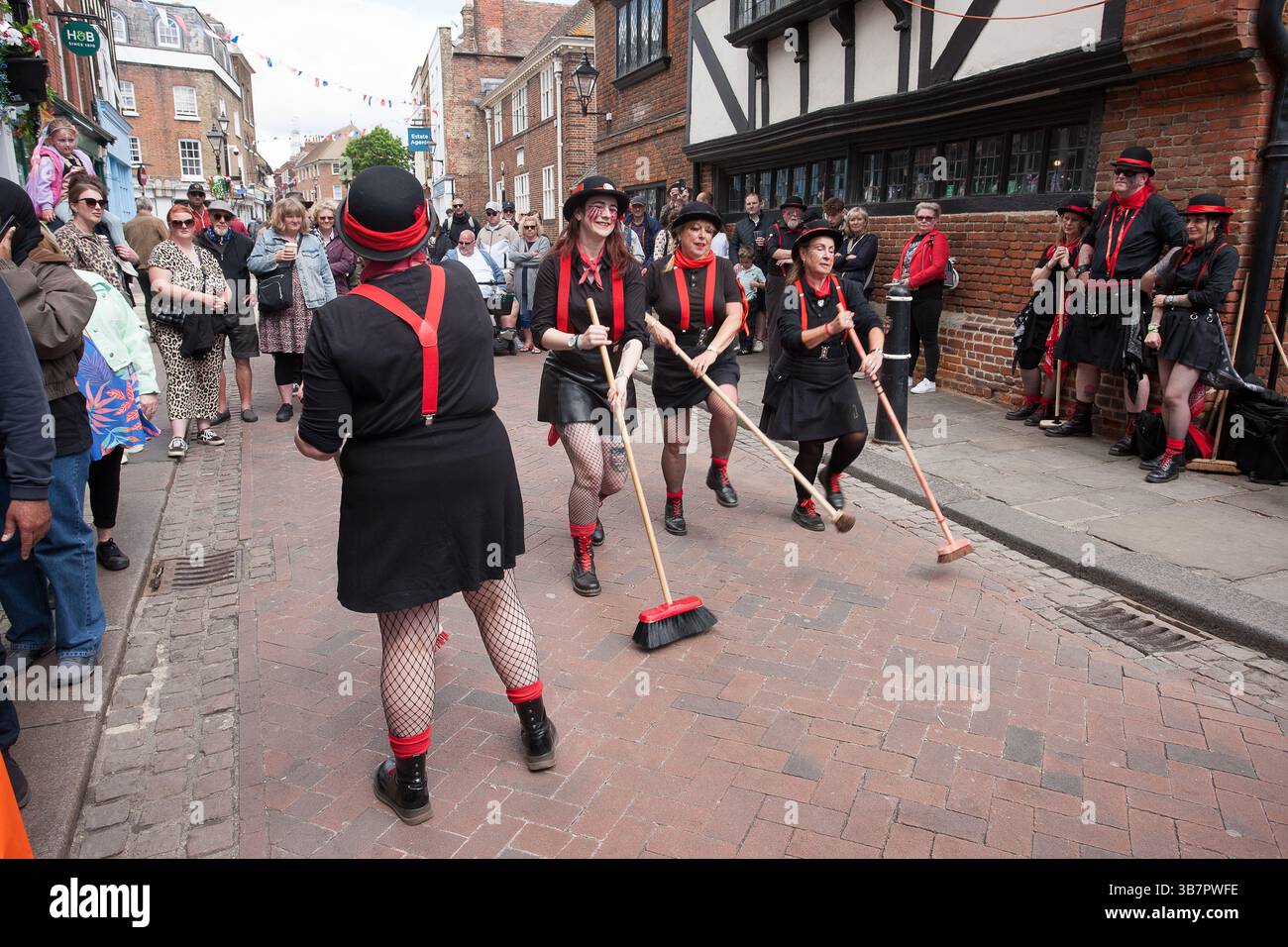 Morris Dancers fegt Festival Rochester Stockfoto