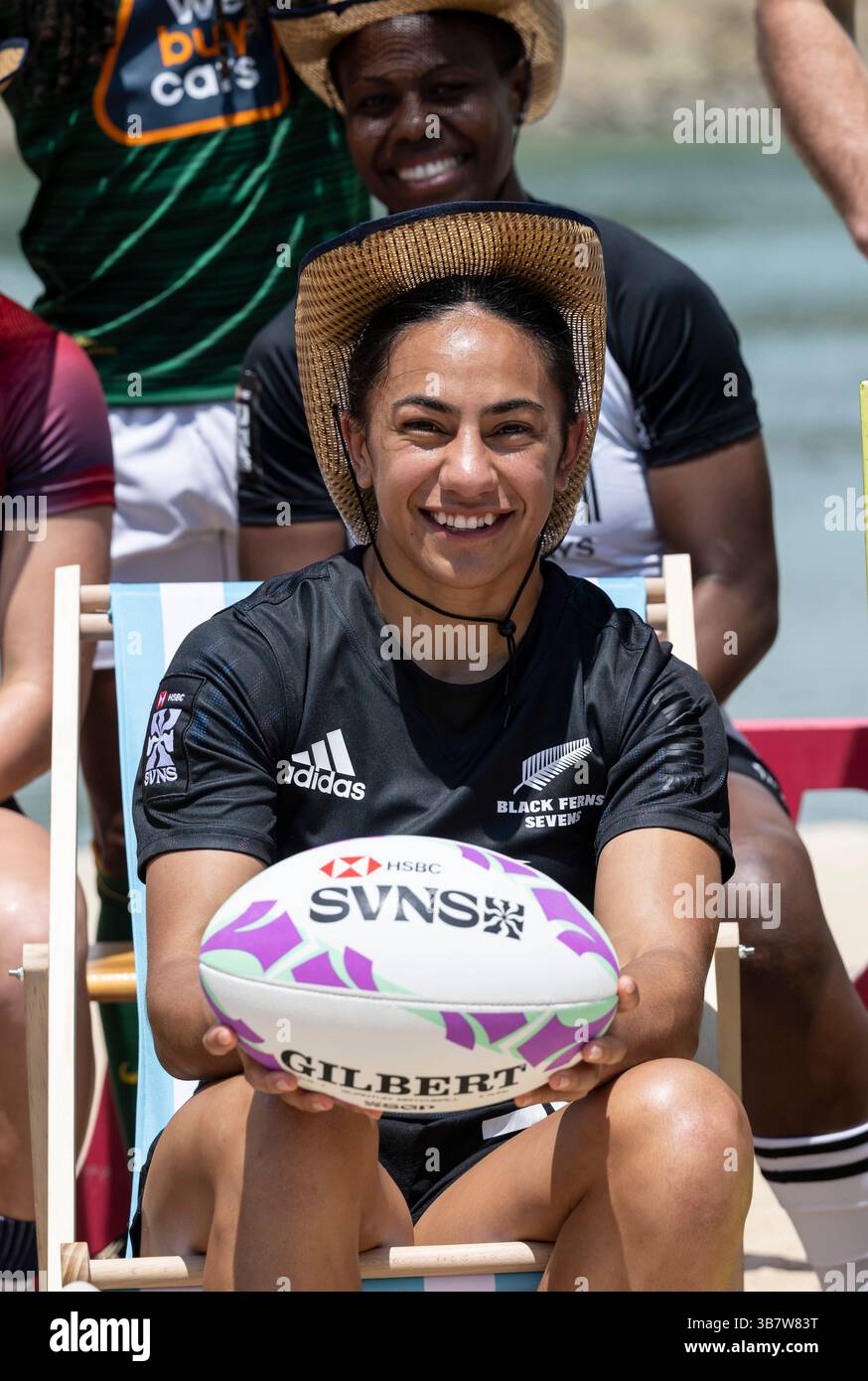 März 30, 2024, Singapur, Singapur: World Rugby HSBC SVNS Singapore Sevens Captains Foto. Alle qualifizierten Kapitän des Teams Singapur Sevens treffen sich auf Siloso Beach Sentosa vor diesem weekendÃs-Wettbewerb. Kapitän der neuseeländischen Frauen, Risi POURI-LANE. (Bild: © Jayne Russell/ZUMA Press Wire) Stockfoto