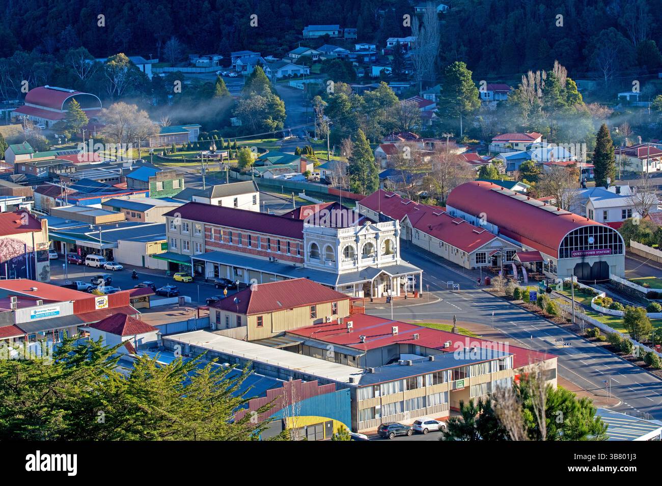 Überkopfaufnahme von Queenstown, Tasmanien Stockfoto