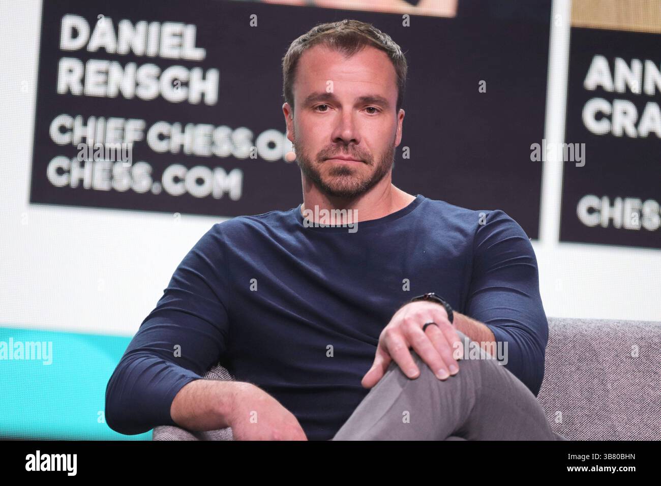 OMR Festival Tag 1 Hamburg Daniel Rensch, OMR Festival Tag 1, Hamburg Messehallen, 06.05.2025 auf den großen Festival-Bühnen sprechen internationale Stars und Gestalter*innen sowie Hidden Champions aus der Digital-Wirtschaft, Popkultur, Bankenwesen, Sport und Politik über die aktuellsten Trends und wichtigsten Herausforderungen. *** OMR Festival Day 1 Hamburg Daniel Rensch, OMR Festival Day 1, Hamburg Messehallen, 06 05 2025 Internationale Stars und Designer sowie Hidden Champions aus der digitalen Wirtschaft, Popkultur, Banking, Sport und Politik sprechen über die neuesten Trends und die meisten Impo Stockfoto