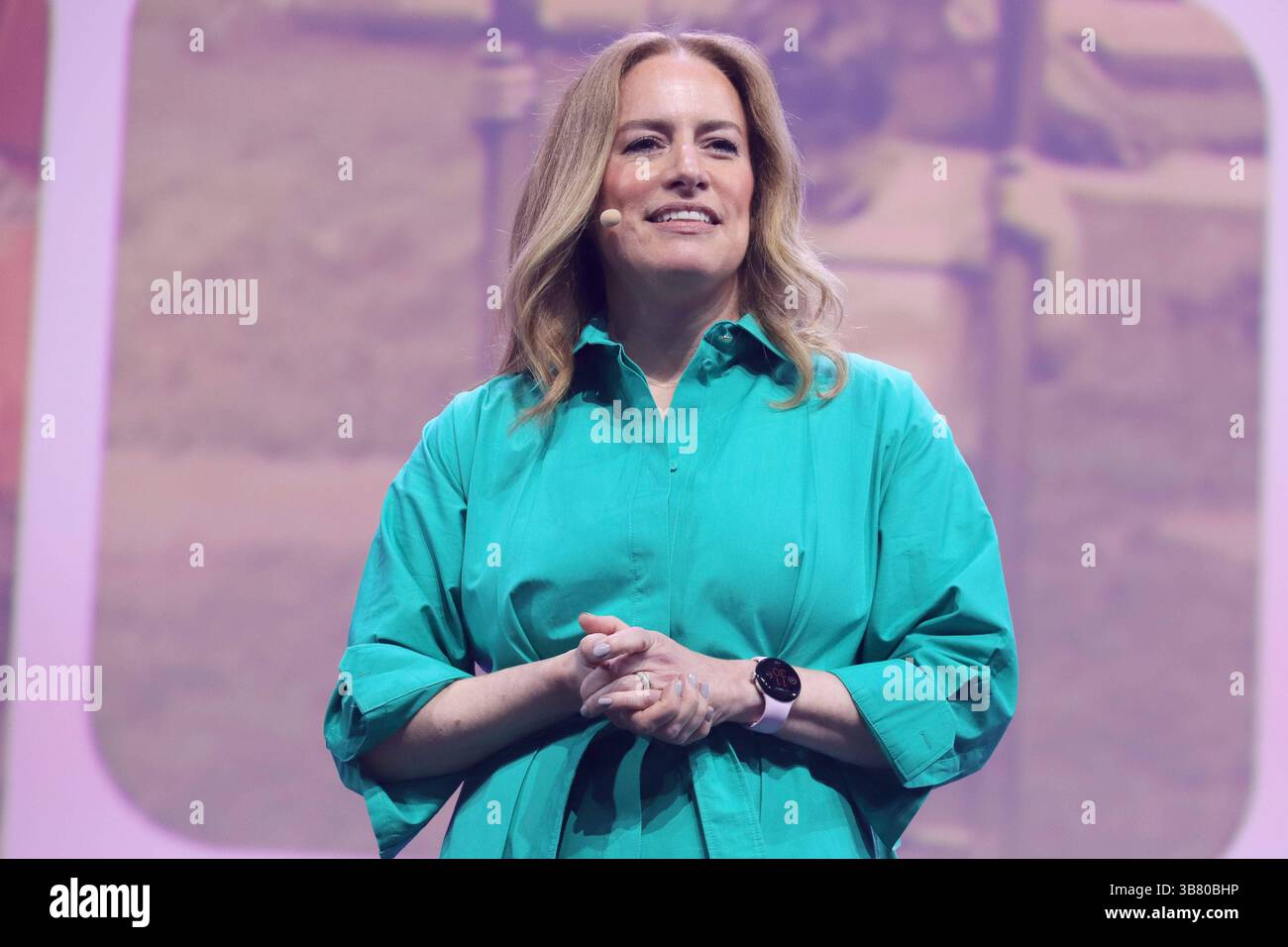 OMR Festival Tag 1 Hamburg Debbie Weinstein, OMR Festival Tag 1, Hamburg Messehallen, 06.05.2025 auf den großen Festival-Bühnen sprechen internationale Stars und Gestalter*innen sowie Hidden Champions aus der Digital-Wirtschaft, Popkultur, Bankenwesen, Sport und Politik über die aktuellsten Trends und wichtigsten Herausforderungen. *** OMR Festival Day 1 Hamburg Debbie Weinstein, OMR Festival Day 1, Hamburg Messehallen, 06 05 2025 Internationale Stars und Designer sowie Hidden Champions aus der digitalen Wirtschaft, Popkultur, Banking, Sport und Politik sprechen über die neuesten Trends und Mos Stockfoto