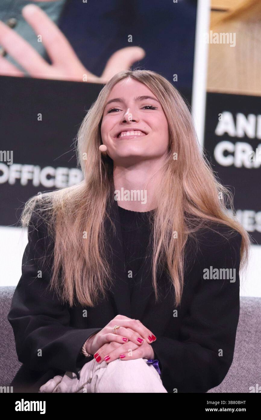 OMR Festival Tag 1 Hamburg Anna Cramling, OMR Festival Tag 1, Hamburg Messehallen, 06.05.2025 auf den großen Festival-Bühnen sprechen internationale Stars und Gestalter*innen sowie Hidden Champions aus der Digital-Wirtschaft, Popkultur, Bankenwesen, Sport und Politik über die aktuellsten Trends und wichtigsten Herausforderungen. *** OMR Festival Day 1 Hamburg Anna Cramling, OMR Festival Day 1, Hamburg Messehallen, 06 05 2025 Internationale Stars und Designer sowie Hidden Champions aus der digitalen Wirtschaft, Popkultur, Banking, Sport und Politik sprechen über die neuesten Trends und die meisten Impo Stockfoto