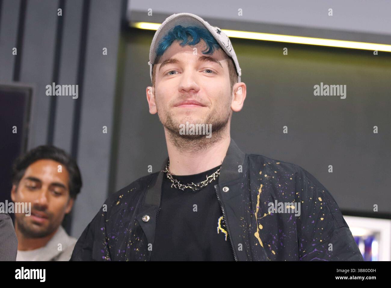 OMR Festival Tag 1 Hamburg Rezo, OMR Festival Tag 1, Hamburg Messehallen, 06.05.2025 auf den großen Festival-Bühnen sprechen internationale Stars und Gestalter*innen sowie Hidden Champions aus der Digital-Wirtschaft, Popkultur, Bankenwesen, Sport und Politik über die aktuellsten Trends und wichtigsten Herausforderungen. *** OMR Festival Day 1 Hamburg Rezo, OMR Festival Day 1, Hamburg Messehallen, 06 05 2025 Internationale Stars und Designer sowie Hidden Champions aus der digitalen Wirtschaft, Popkultur, Banking, Sport und Politik sprechen über die neuesten Trends und wichtigsten Herausforderungen Stockfoto