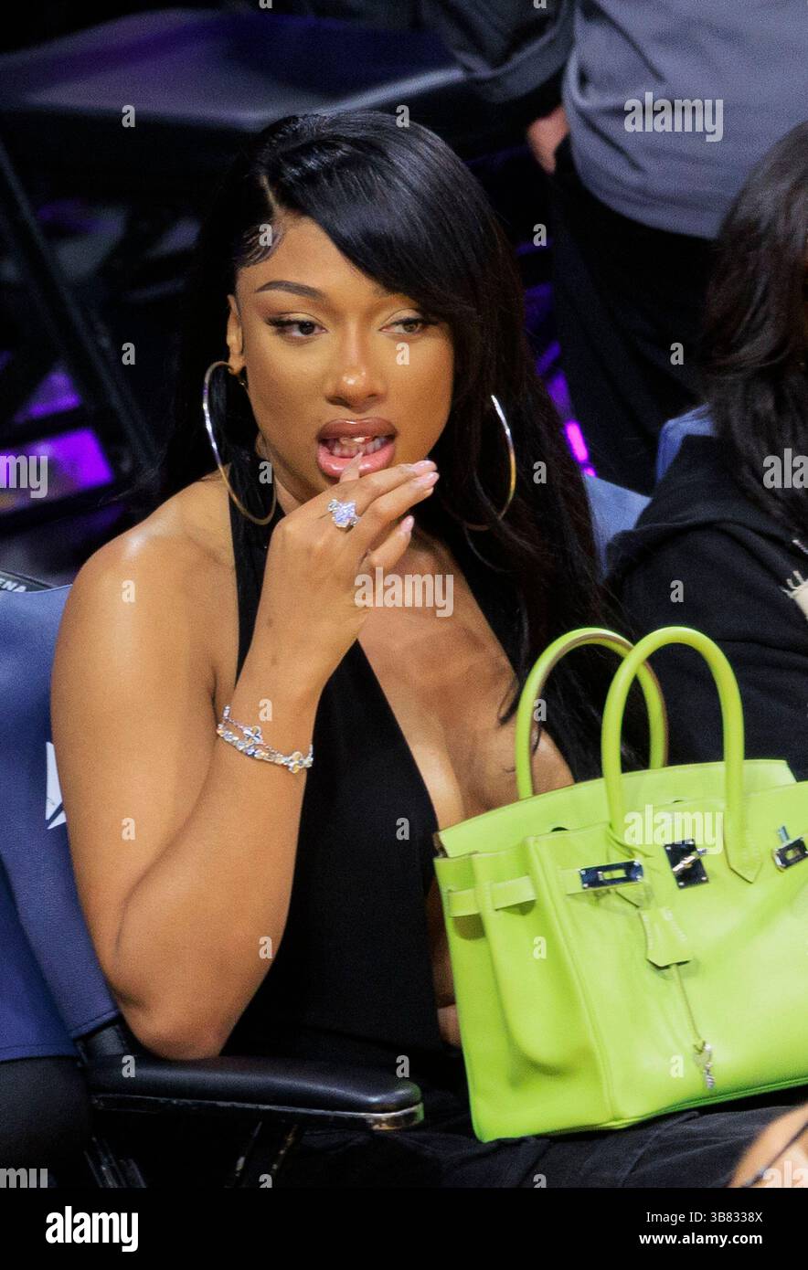 7. April 2024, Los Angeles, Kalifornien, USA: Megan Thee Stallion besucht das NBA-Spiel zwischen den Los Angeles Lakers und den Minnesota Timberwolves am Sonntag, 7. April 2024 in der Crypto.com Arena in Los Angeles, Kalifornien. JAVIER ROJAS/PI (Foto: © PI via ZUMA Press Wire) Stockfoto