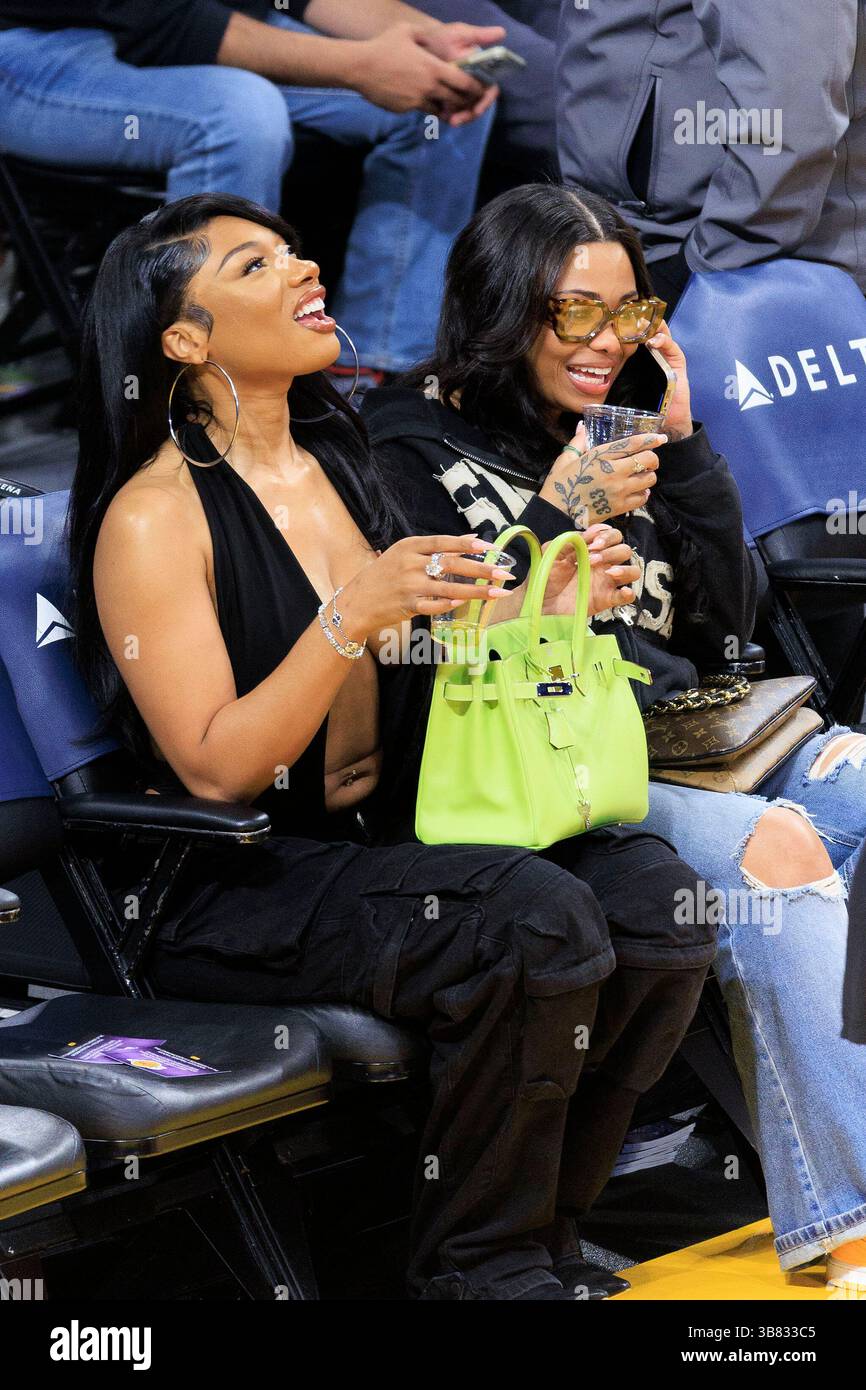 7. April 2024, Los Angeles, Kalifornien, USA: Megan Thee Stallion besucht das NBA-Spiel zwischen den Los Angeles Lakers und den Minnesota Timberwolves am Sonntag, 7. April 2024 in der Crypto.com Arena in Los Angeles, Kalifornien. JAVIER ROJAS/PI (Foto: © PI via ZUMA Press Wire) Stockfoto