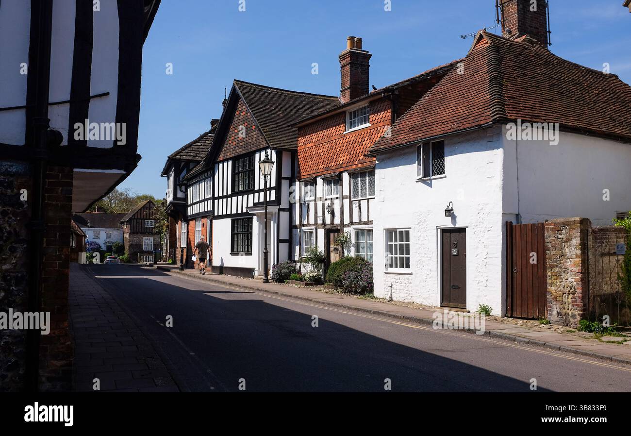 Malerische Fachwerkhäuser in Church Street Steyning, West Sussex, England, Großbritannien 2025 Stockfoto