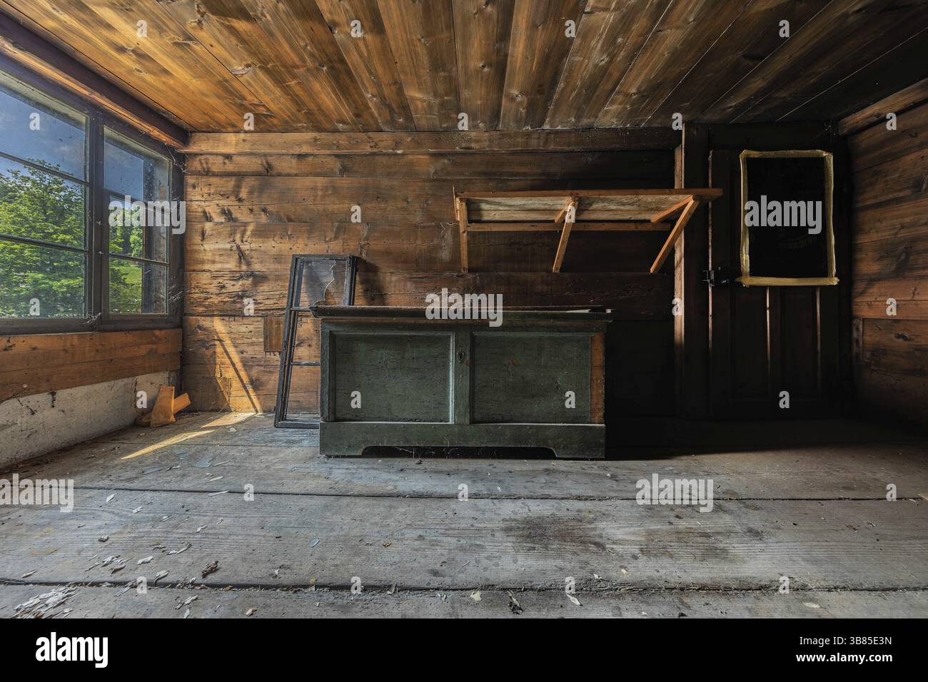 Ein Raum in einem um 1750 erbauten Haus, das seither abgerissen wurde. Menznau, Luzern, Schweiz, Europa Stockfoto