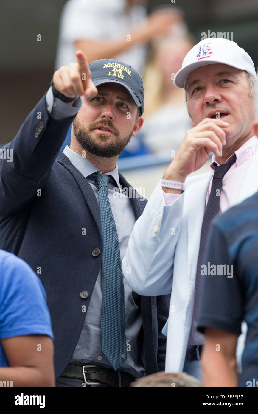 FLUSHING NY - AUGUST 30: Schauspieler Kevin Spacey, Tag sechs der US Open 2014 im USTA Billie Jean King National Tennis Center am 30. August 2014 im Stadtteil Flushing des Queens Borough von New York City. (Kreditbild: © SMG via ZUMA Press Wire) Stockfoto