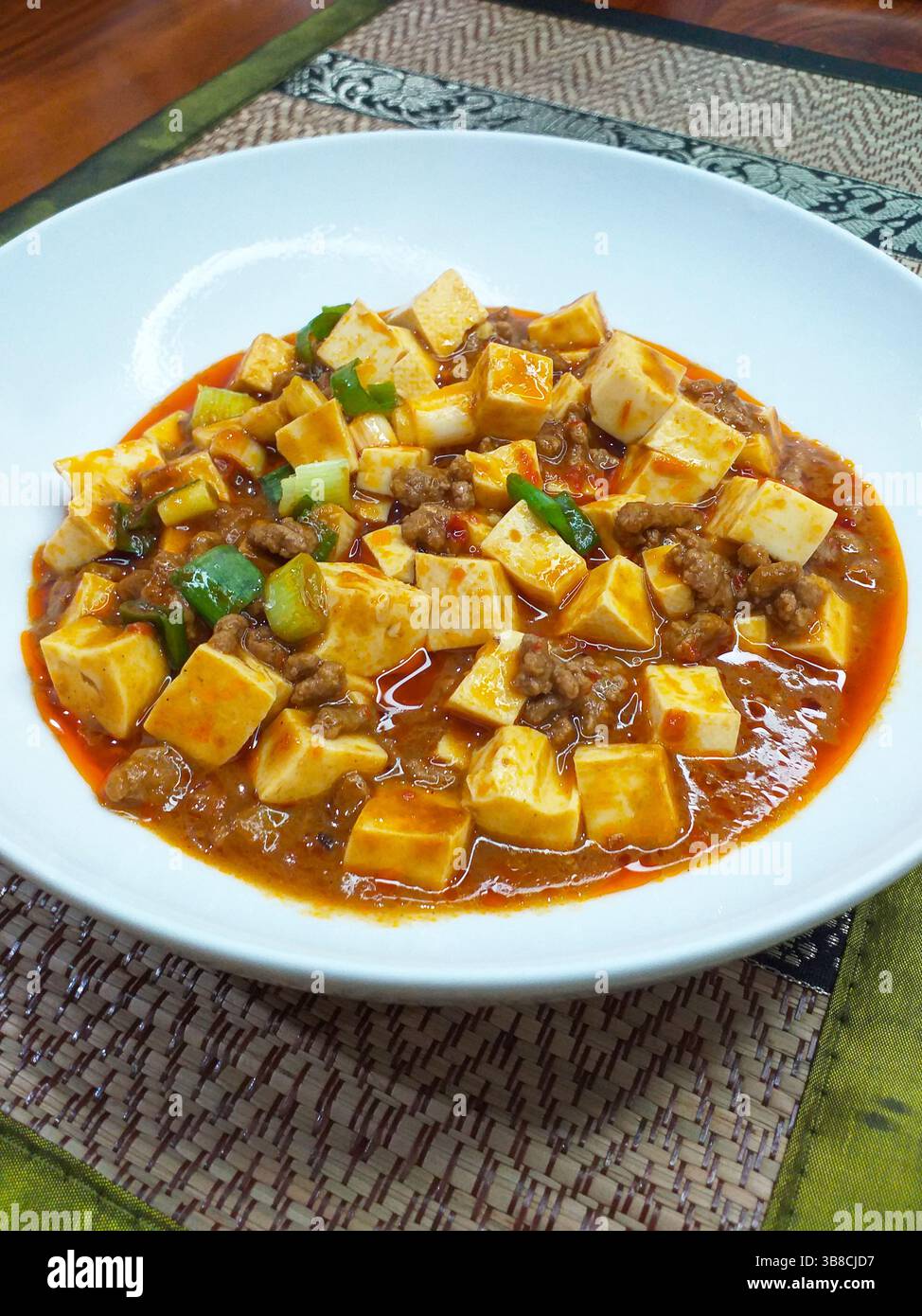 Chinesisches Tofu-Gericht Mapo Doufu oder Mapo Tofu. Stockfoto