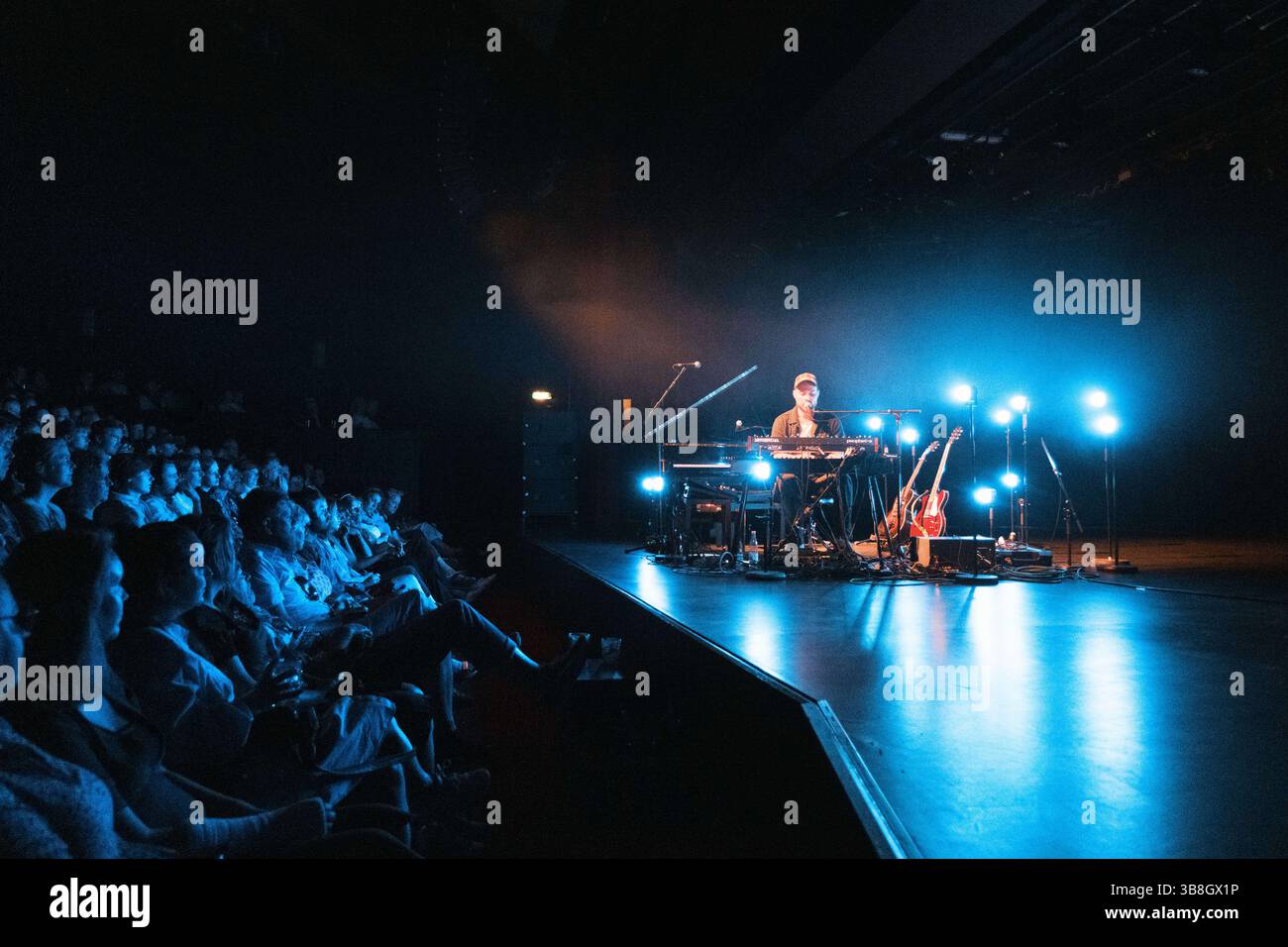 Mai 2024, Kopenhagen, Kopenhagen, Dänemark: Kopenhagen, Dänemark. Mai 2024. Der isländische Sänger, Musiker und Songwriter Asgeir gibt ein Live-Konzert im Bremen Teater in Kopenhagen. (Foto: © Flemming Bo Jense/Gonzales Foto via ZUMA Press) Stockfoto