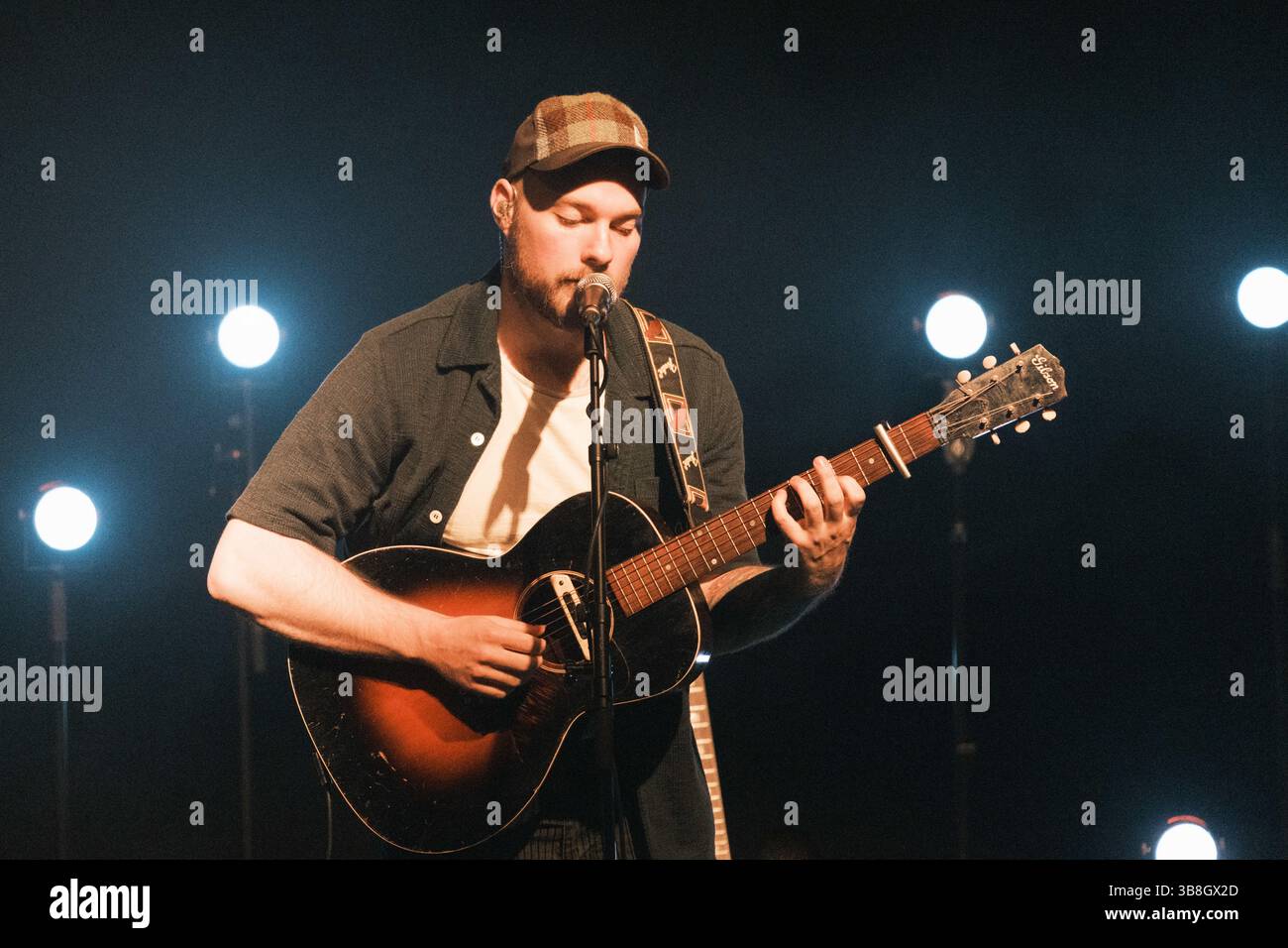 Mai 2024, Kopenhagen, Kopenhagen, Dänemark: Kopenhagen, Dänemark. Mai 2024. Der isländische Sänger, Musiker und Songwriter Asgeir gibt ein Live-Konzert im Bremen Teater in Kopenhagen. (Foto: © Flemming Bo Jense/Gonzales Foto via ZUMA Press) Stockfoto