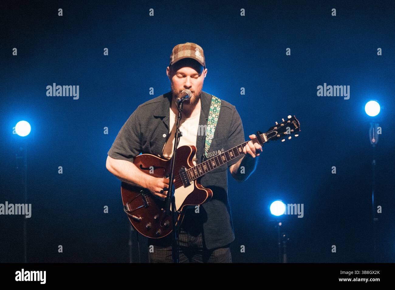 Mai 2024, Kopenhagen, Kopenhagen, Dänemark: Kopenhagen, Dänemark. Mai 2024. Der isländische Sänger, Musiker und Songwriter Asgeir gibt ein Live-Konzert im Bremen Teater in Kopenhagen. (Foto: © Flemming Bo Jense/Gonzales Foto via ZUMA Press) Stockfoto