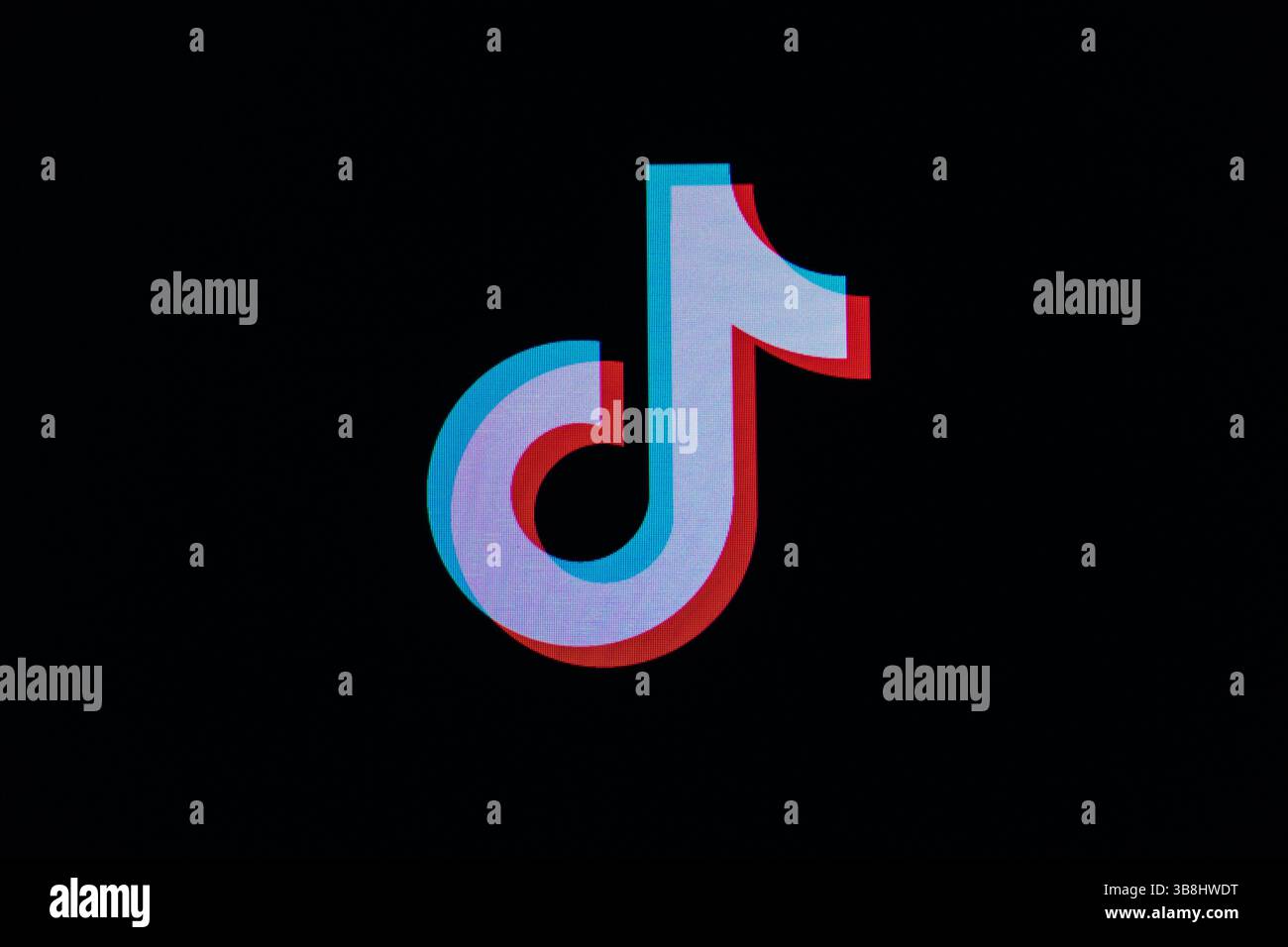TikTok-Logo auf dem Bildschirm. Stockfoto