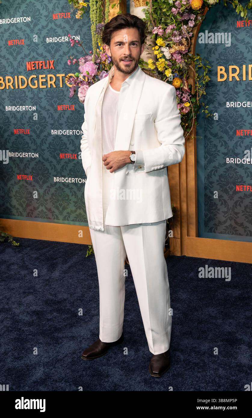 Mai 2024, New York, New York, Vereinigte Staaten: Jonathan Bailey nimmt am 13. Mai 2024 an der Premiere von Netflix Bridgerton in der Alice Tully Hall in New York Teil (Foto: © Lev Radin/ZUMA Press Wire) Stockfoto