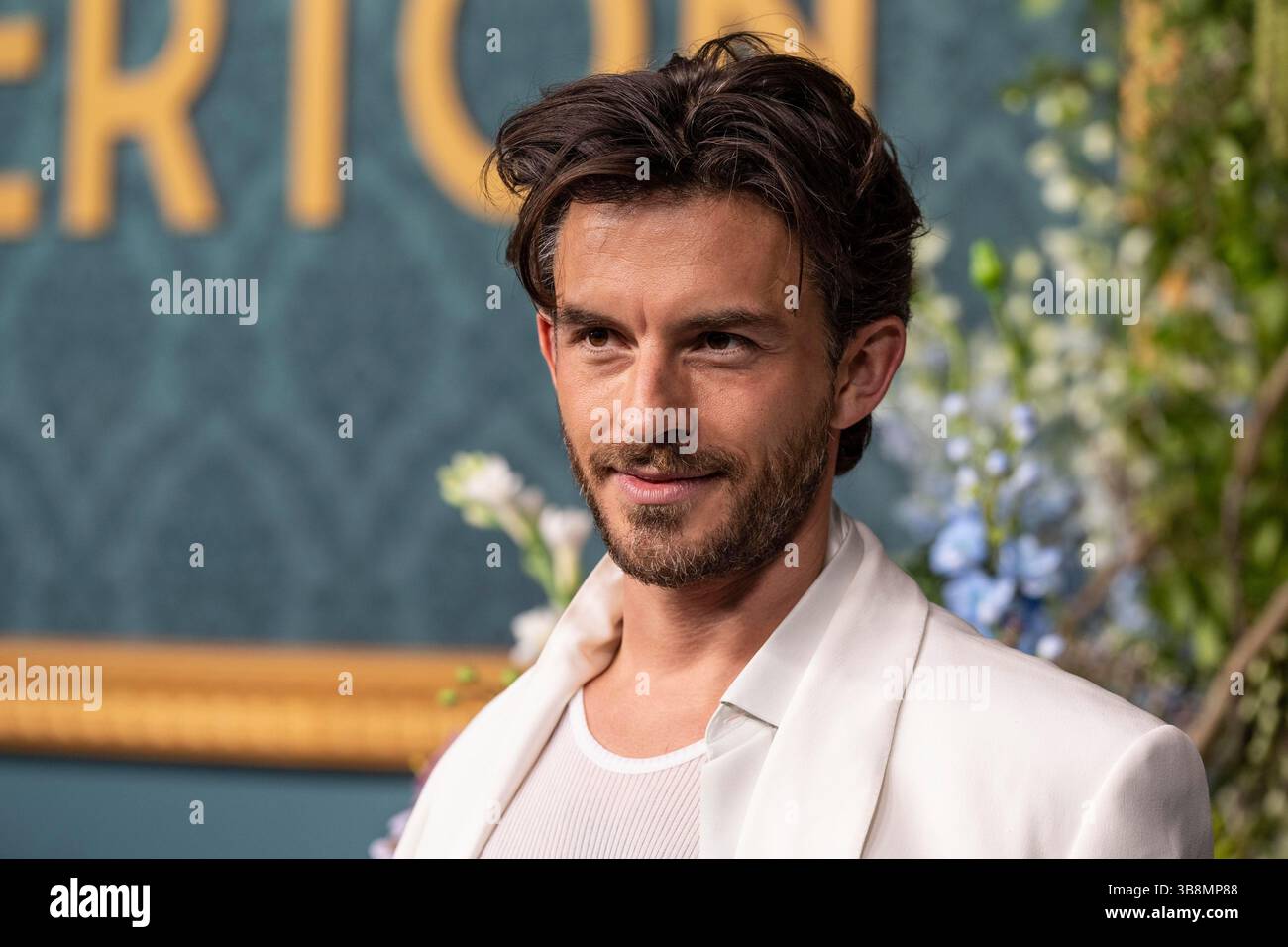 Mai 2024, New York, New York, Vereinigte Staaten: Jonathan Bailey nimmt am 13. Mai 2024 an der Premiere von Netflix Bridgerton in der Alice Tully Hall in New York Teil (Foto: © Lev Radin/ZUMA Press Wire) Stockfoto