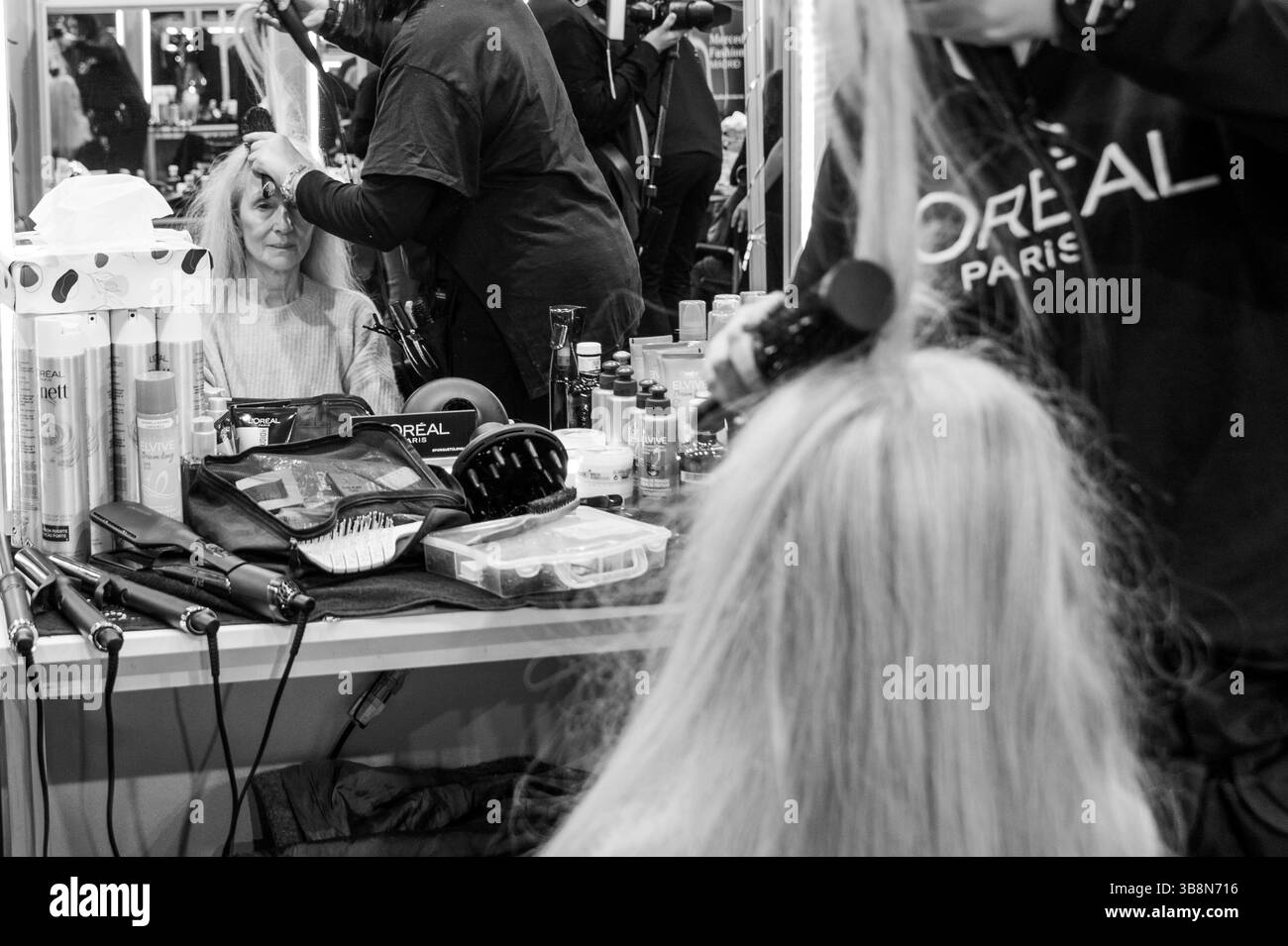 Februar 2024, Madrid, Spanien: BACKSTAGE MADRID MERCEDES BENZ FASHION WEEK.L'ORÃâ€°AL PARIS (Bild: © Oscar Manuel Sanchez/ZUMA Press Wire) Stockfoto