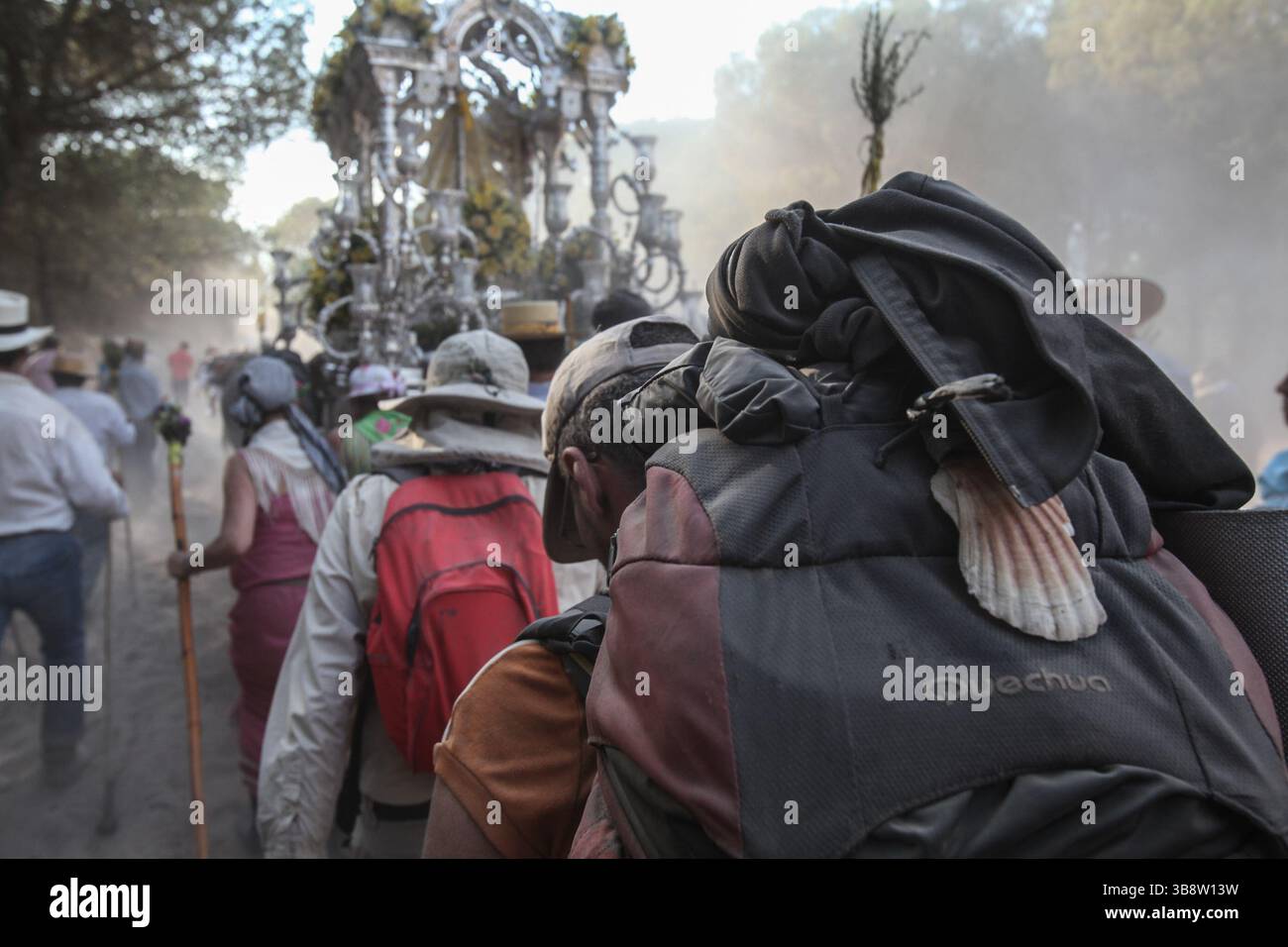 22. Mai 2015, El Rocio, Huelva, Spanien: Jedes Jahr versammeln sich die Gläubigen zur Pilgerfahrt nach El Rocio von Sanlucar de Barrameda zum Dorf El Rocio durch den Nationalpark DoÃ±ana (Foto: © Baciu Cristian/ZUMA Press Wire) Stockfoto