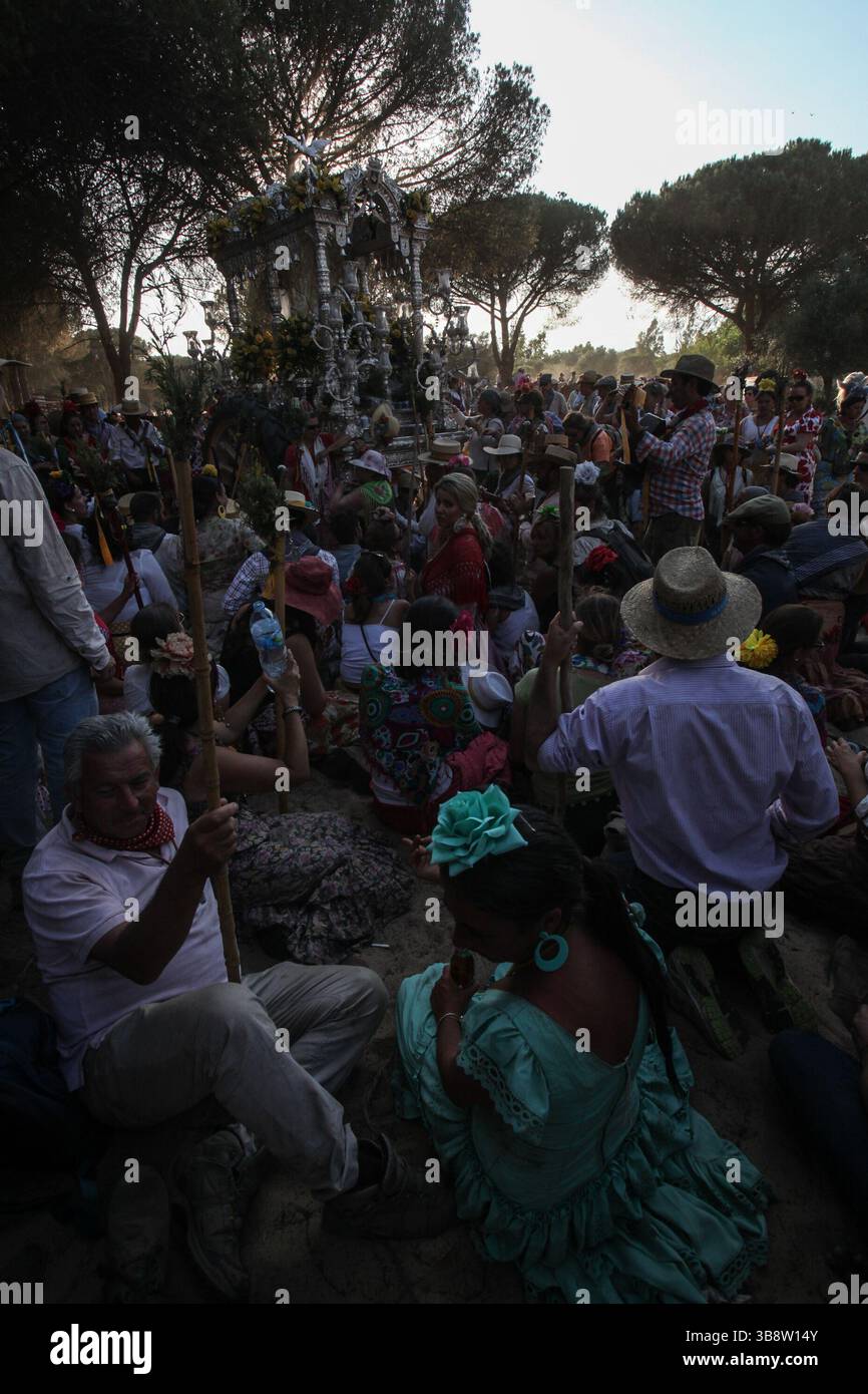 22. Mai 2015, El Rocio, Huelva, Spanien: Jedes Jahr versammeln sich die Gläubigen zur Pilgerfahrt nach El Rocio von Sanlucar de Barrameda zum Dorf El Rocio durch den Nationalpark DoÃ±ana (Foto: © Baciu Cristian/ZUMA Press Wire) Stockfoto