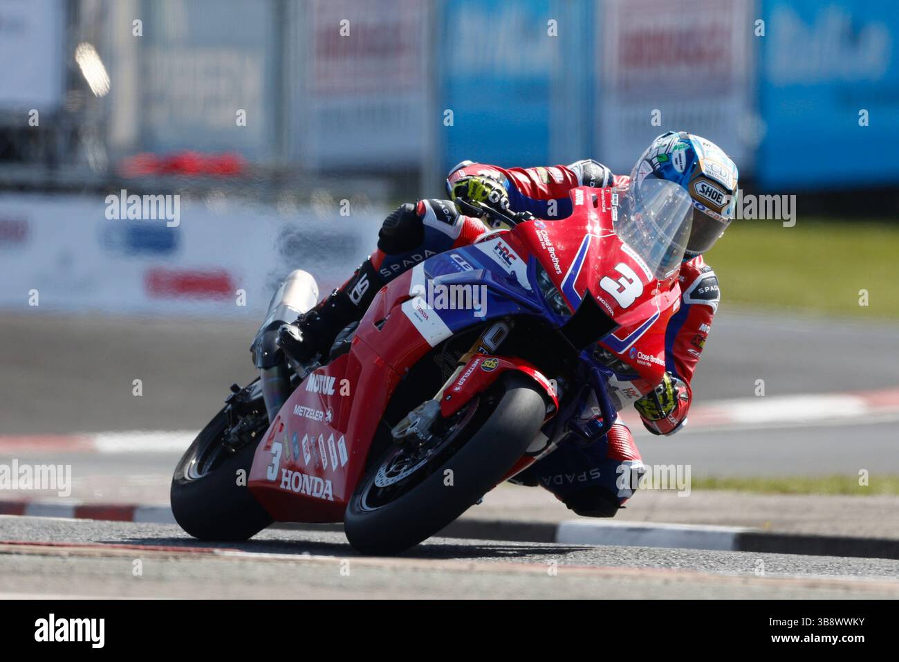 8. Mai 2025; Briggs EquipmentNorth West 200 Motorcycle Race, Portrush, Antrim, Nordirland; North West 200 Übungs- und Abendrennen; Dean Harrison (Honda Racing UK) qualifizierte sich für den vierten Platz für die Superstock-Rennen Stockfoto